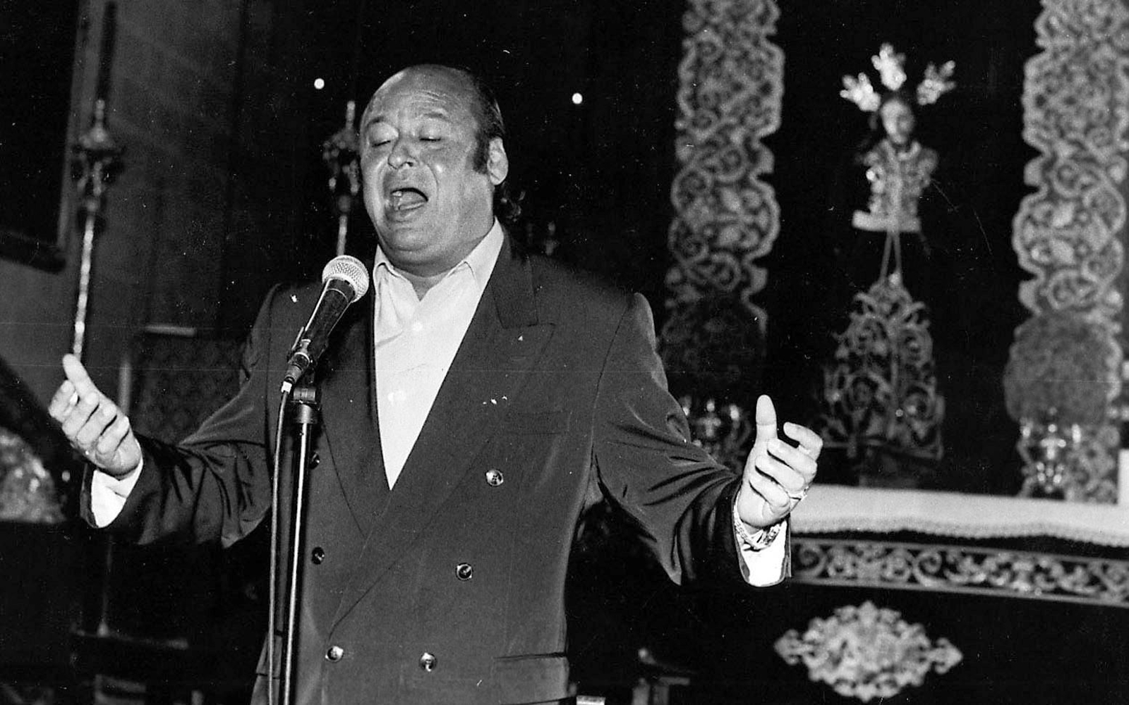 Una imagen  de Manuel Moneo, durante su intervención en una Exaltación de la saeta.