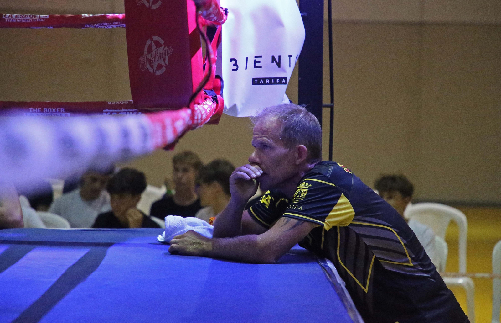 Velada de rock boxing en Tarifa, en imágenes