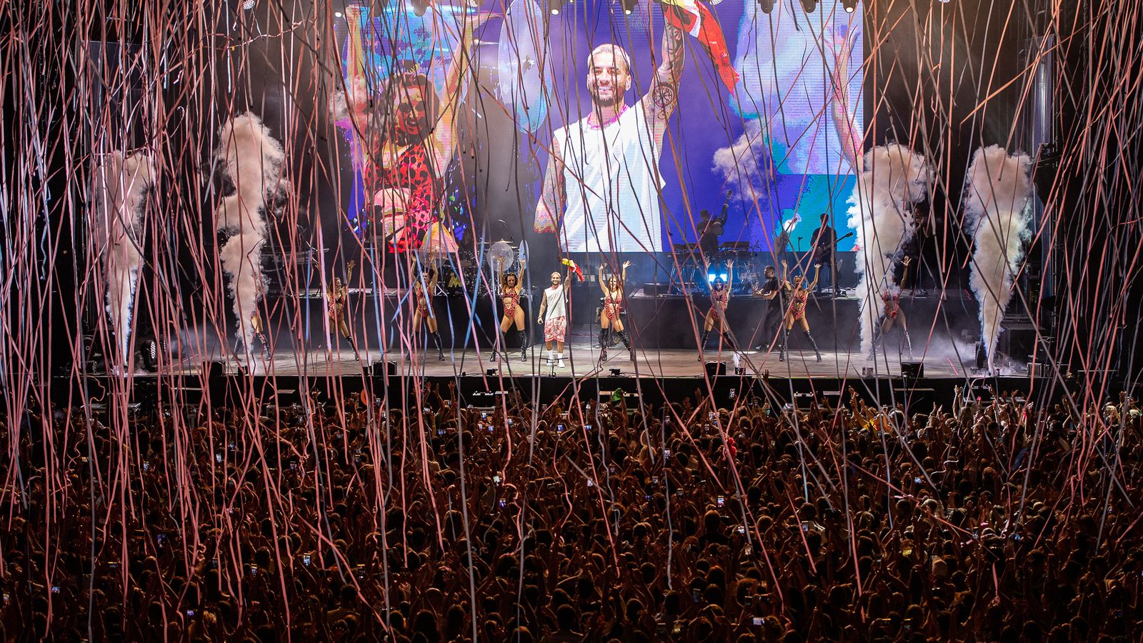 Maluma despidiéndose de su público en Concert Music Festival