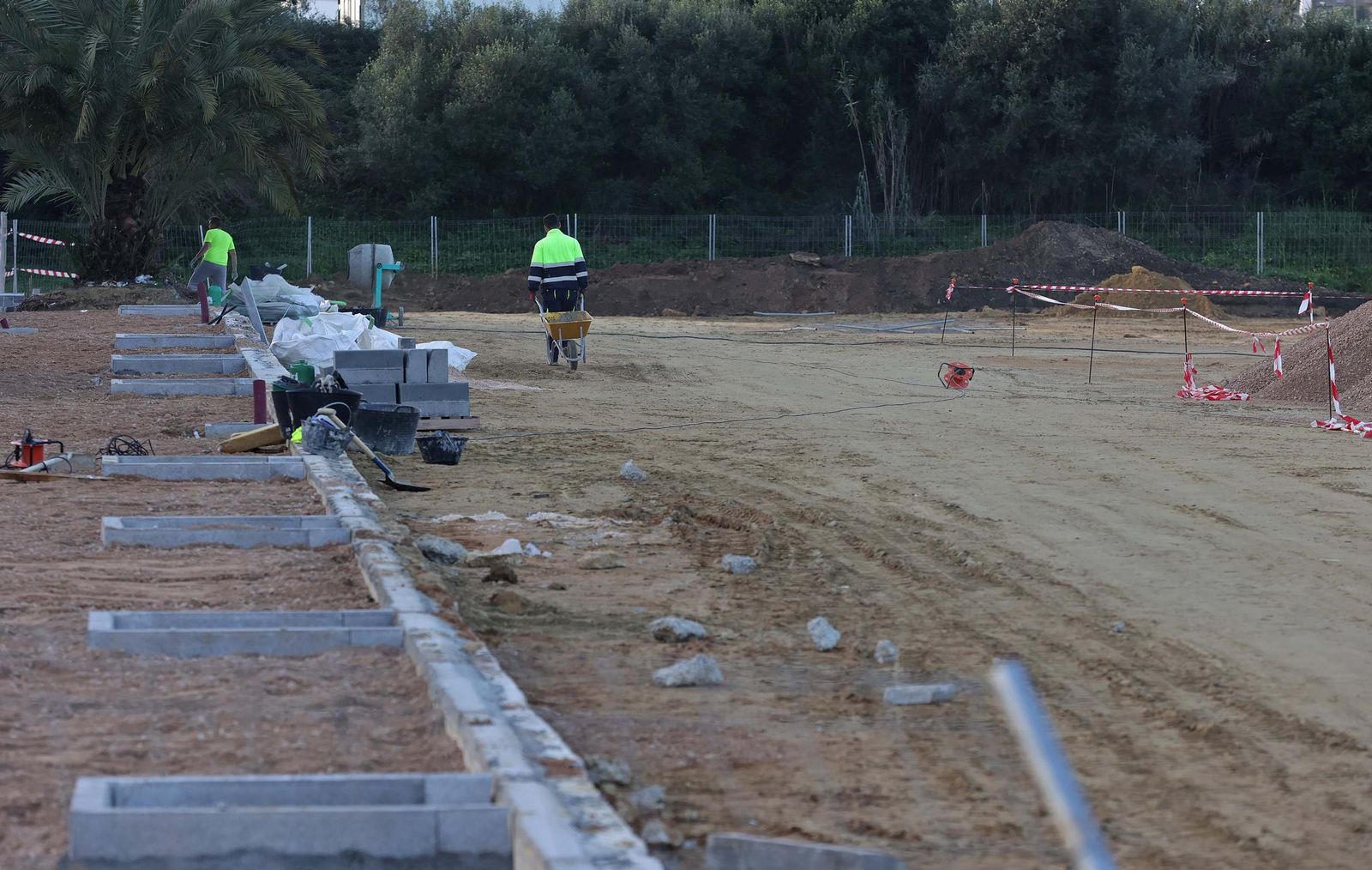 Así van las obras del aparcamiento de La Menacha junto al Nuevo Mirador