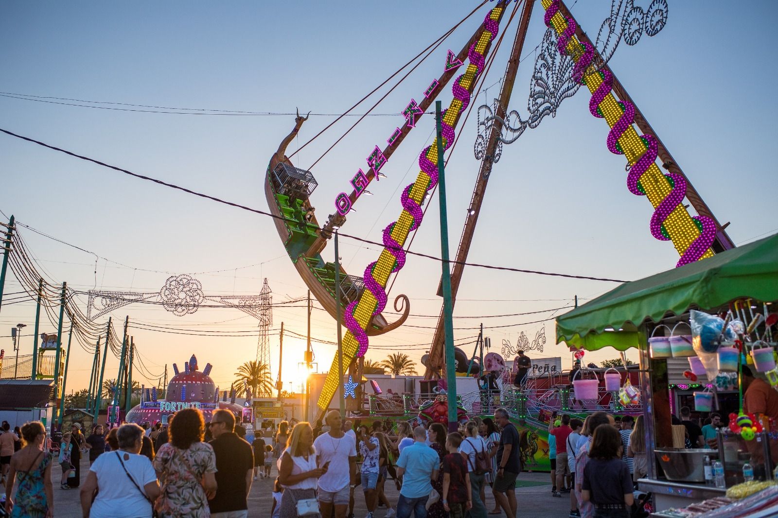 Las noches iluminadas en el Real de la Feria de Málaga (fotos)