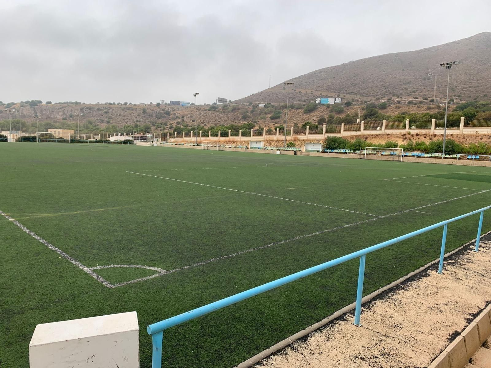 El césped artificial del campo de fútbol Pozuelo II, en Torremolinos.