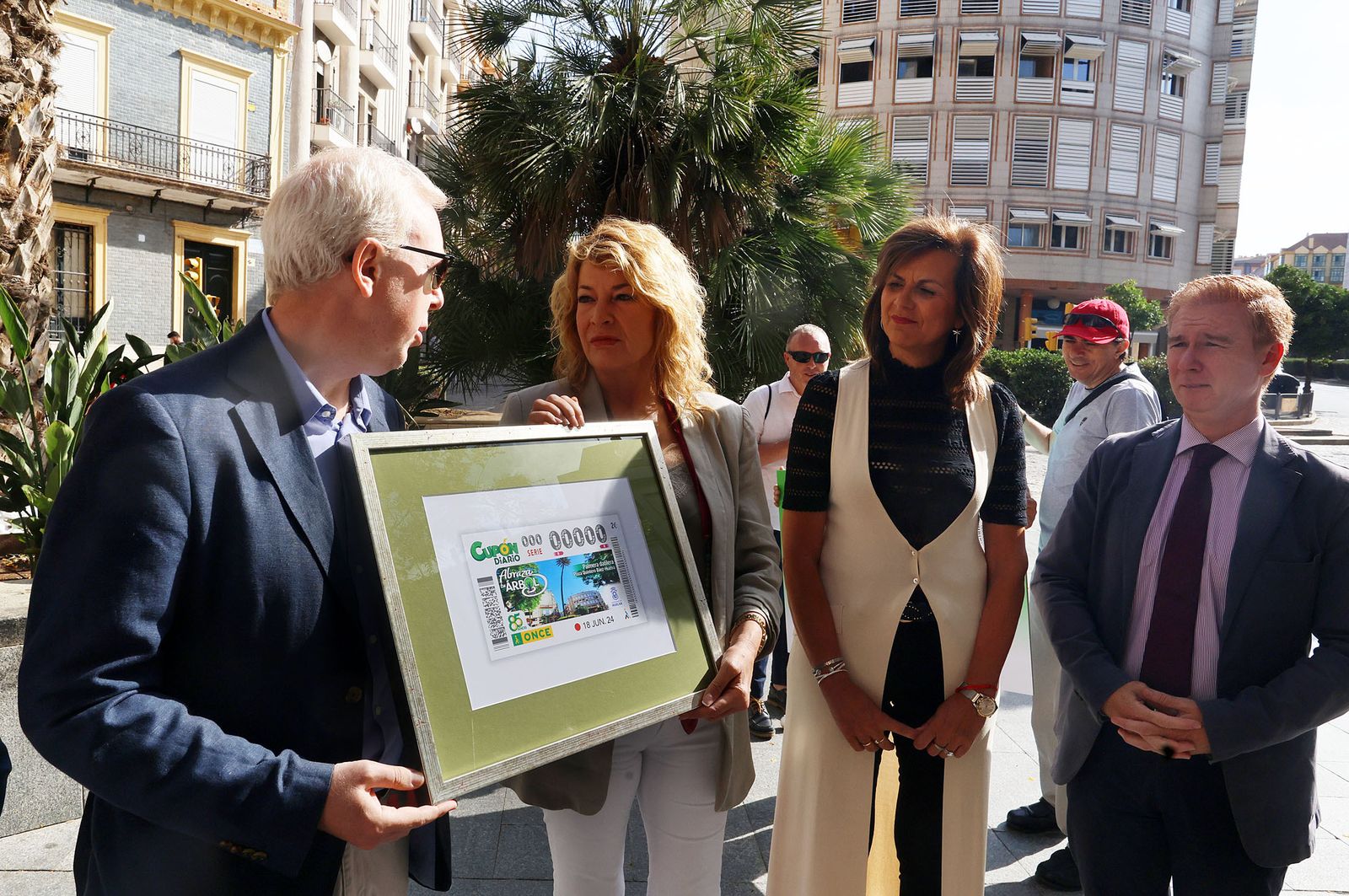 Imágenes de la presentación del cupón de la ONCE dedicado a 'La Palmera'