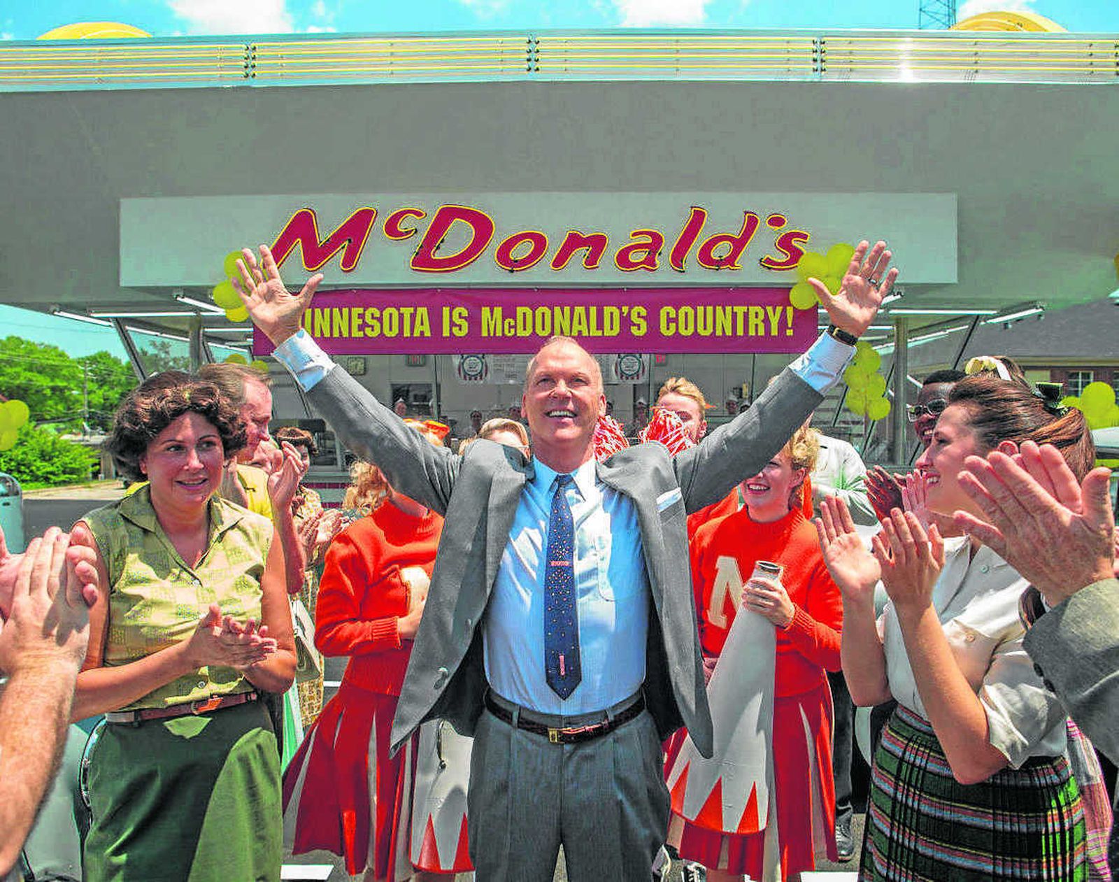 Michael Keaton, en el centro, en una escena de la película.