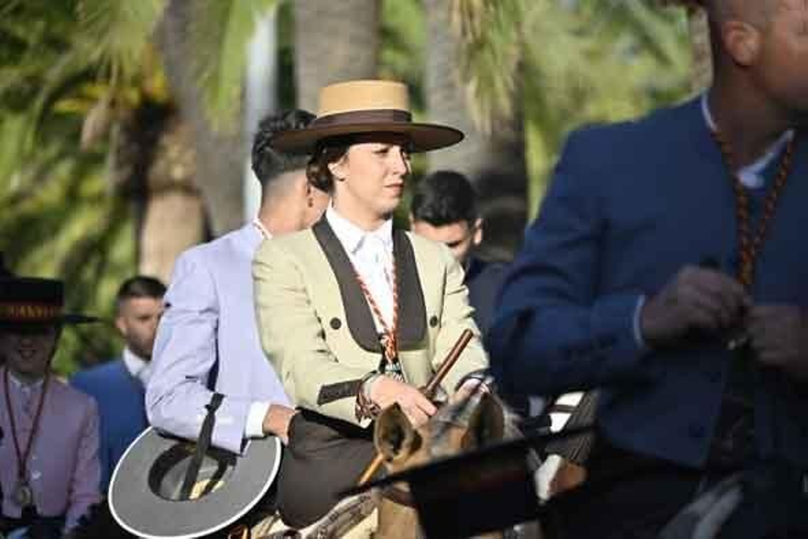 Las mejores imágenes de los peregrinos en la salida de Emigrantes