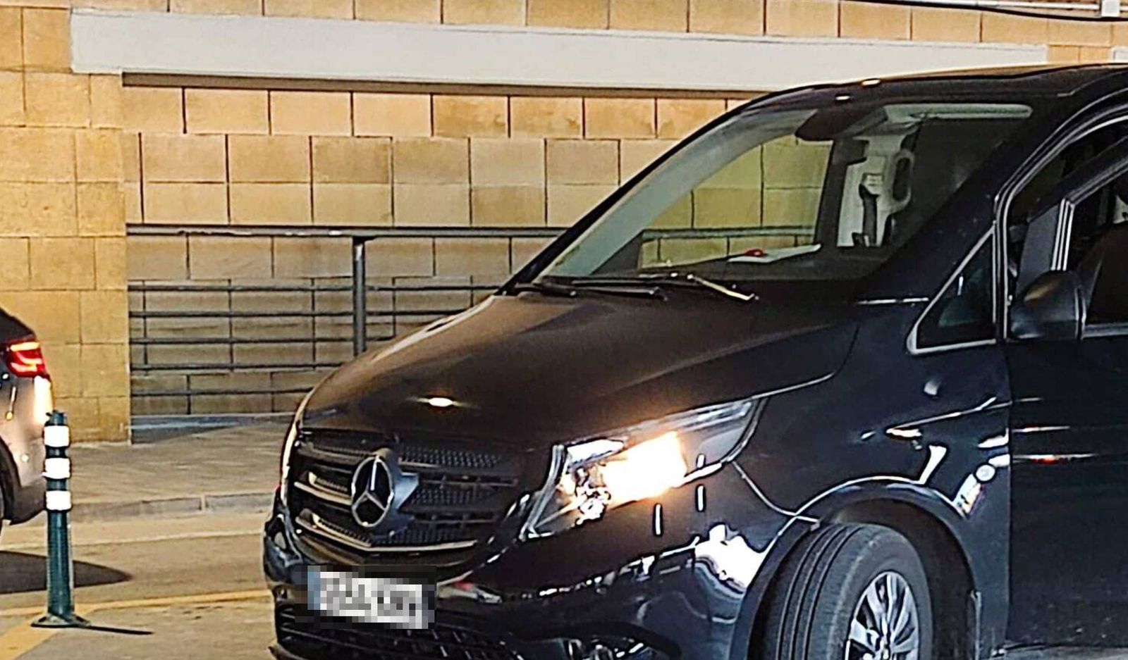 Vehículo con el que supuestamente fue atropellado el taxista.