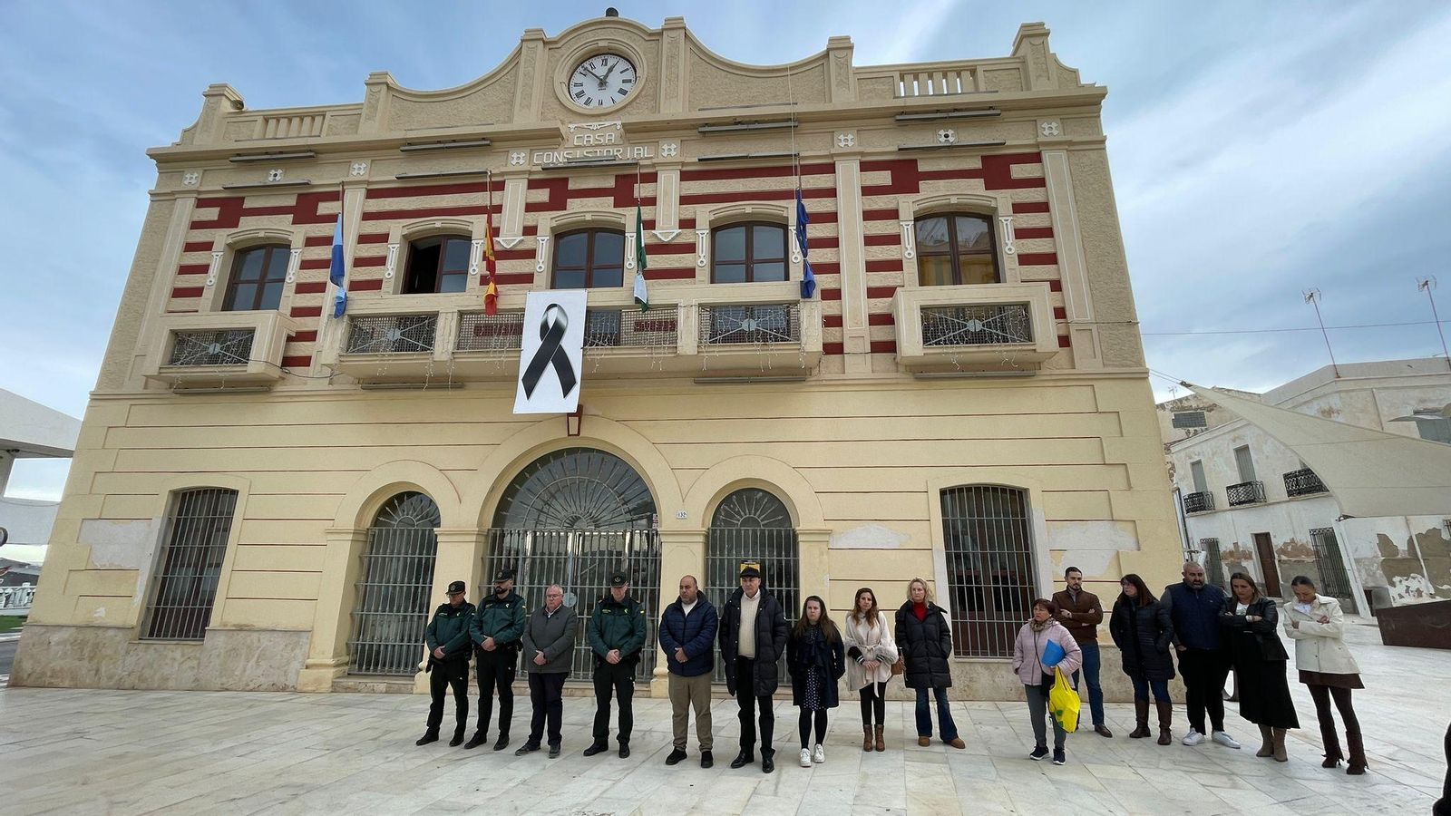Minuto de silencio por la muerte de Lucca en Garrucha.