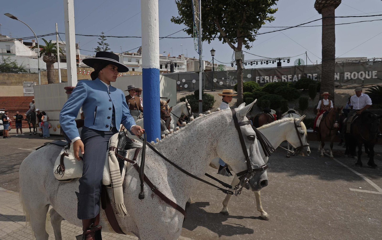 Búscate en las fotos del Domingo Rociero en la Feria Real de San Roque 2025