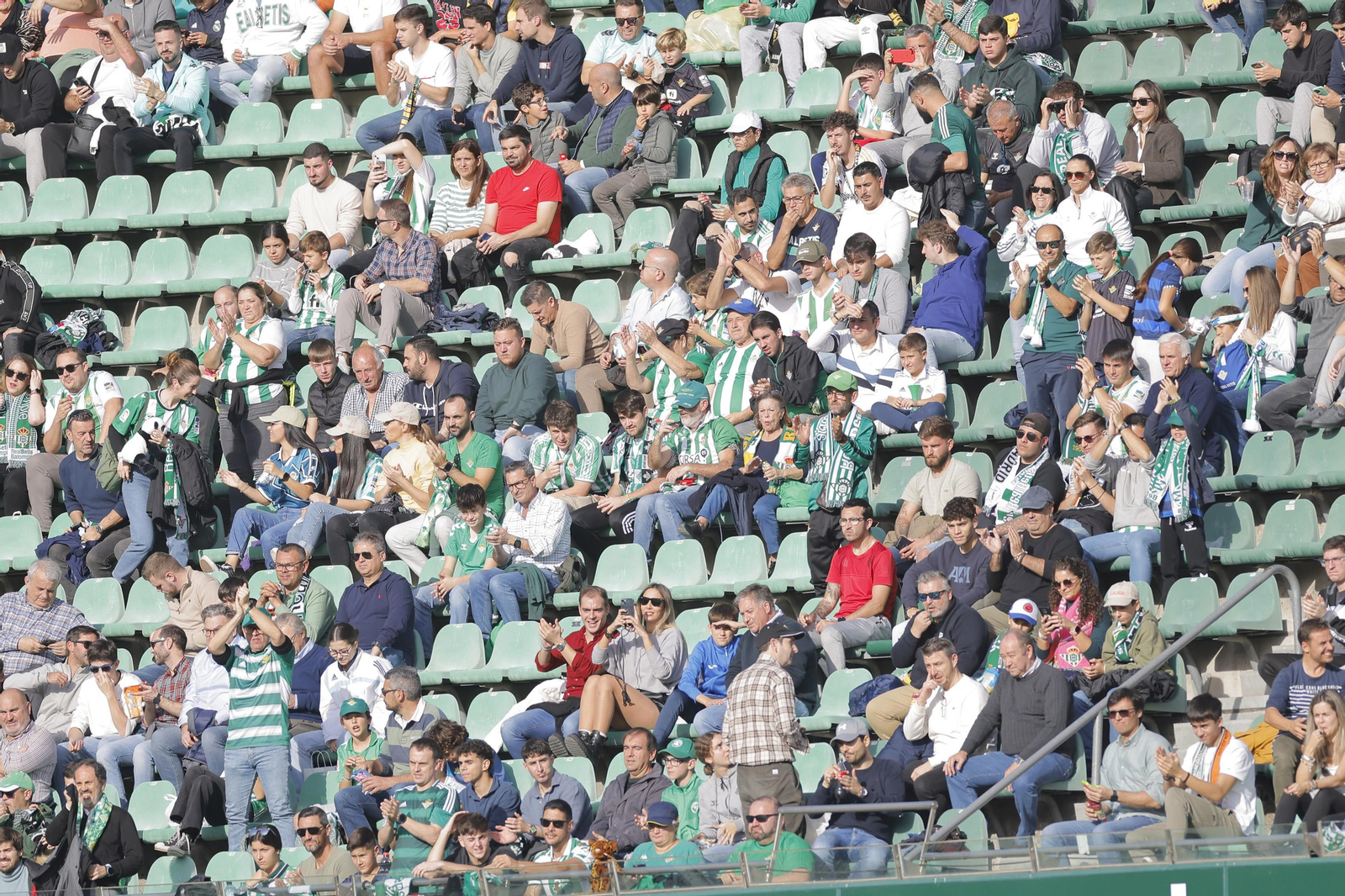 Búscate en las fotos del Betis-Real Madrid
