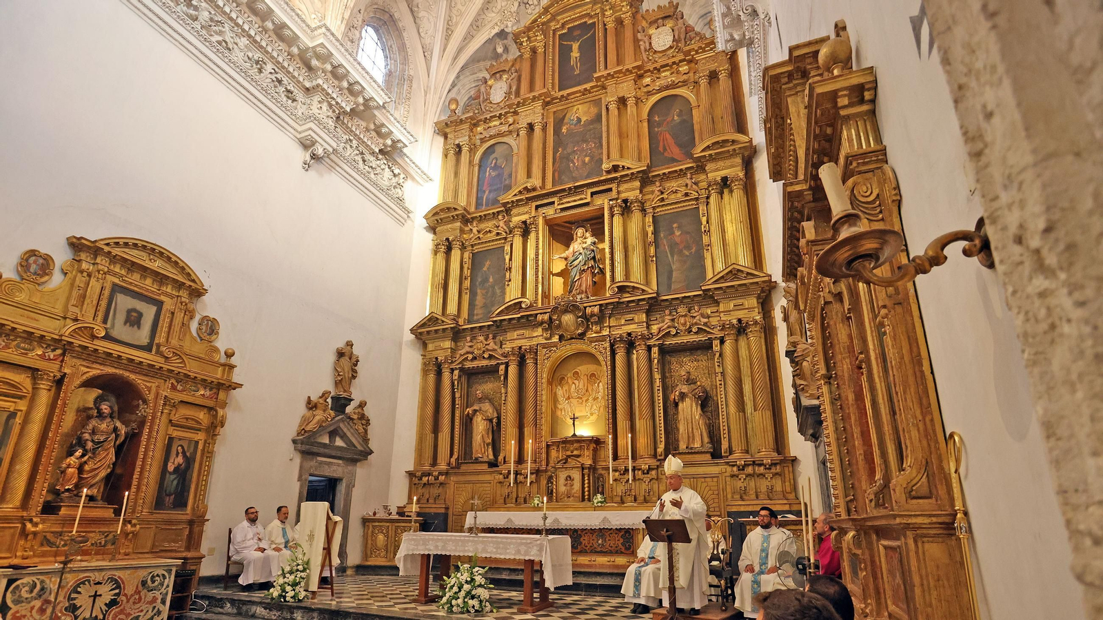 Imágenes de la misa de bienvenida a las hermanas Carmelitas en La Cartuja de Jerez