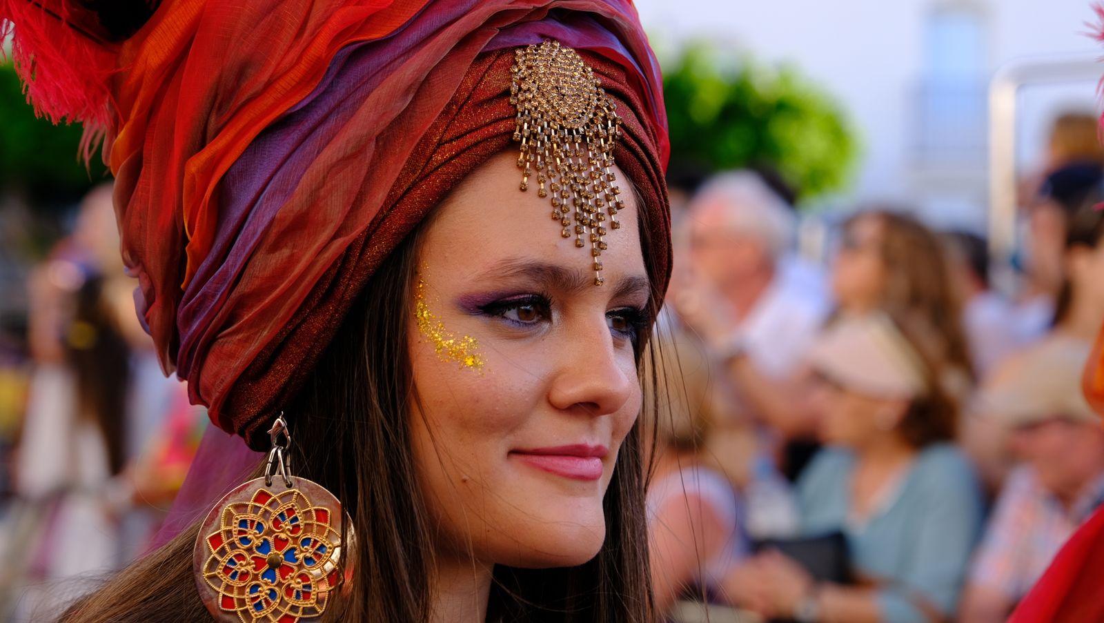El espectacular desfile de Moros y Cristianos de Mojácar, en imágenes