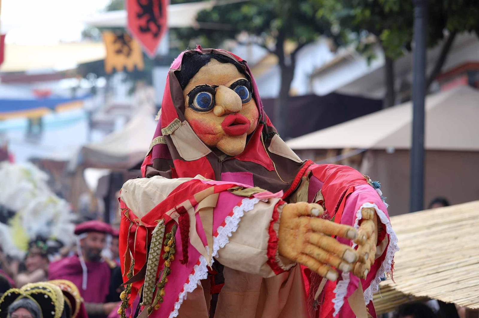 Imágenes del gran ambiente en la Feria Medieval de Palos de la Frontera, Huelva