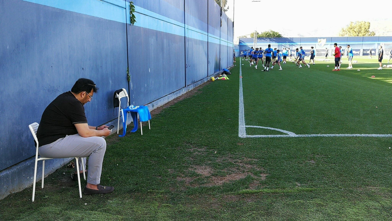 Al-Thani, en un entrenamiento del Málaga.