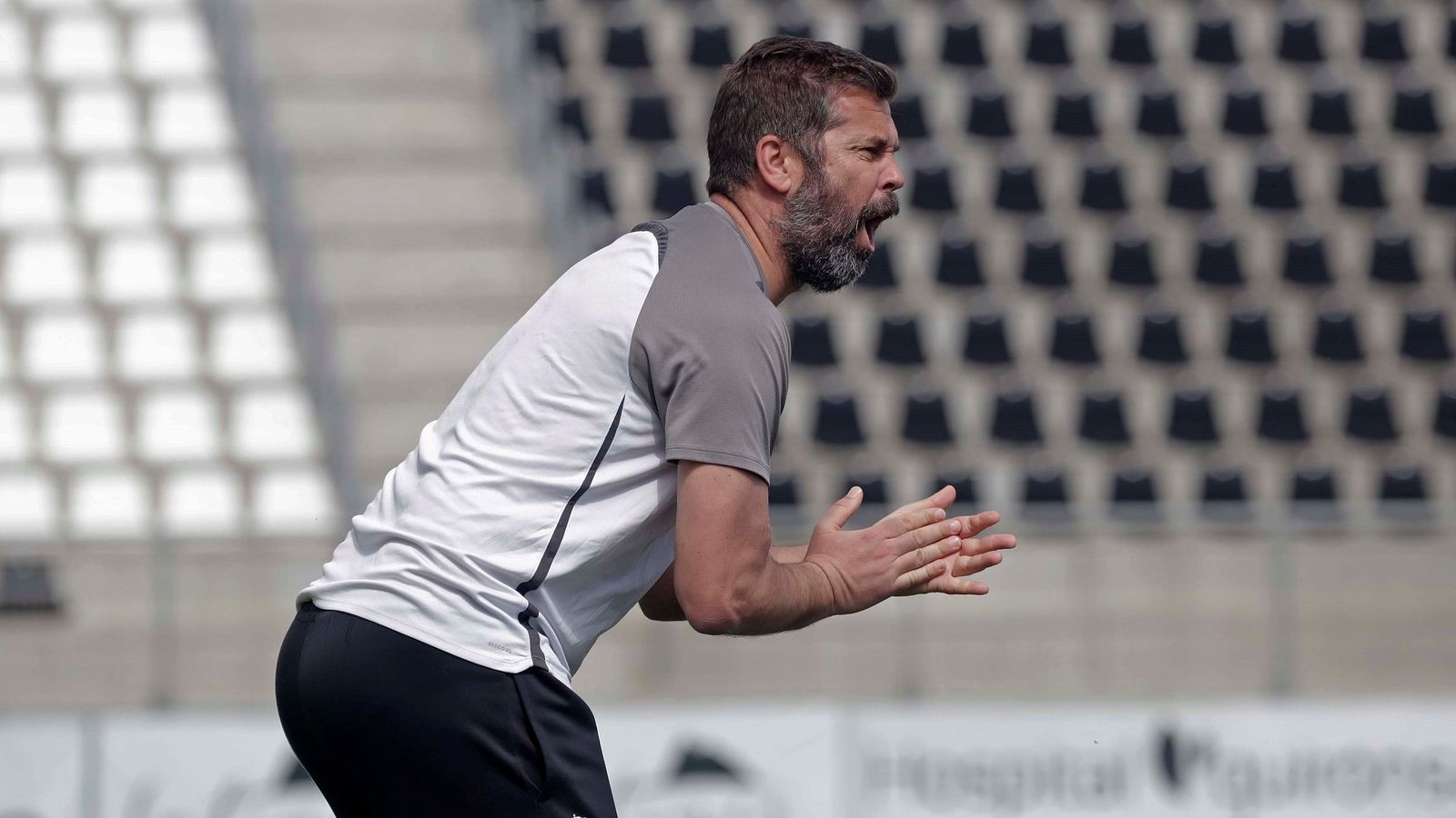 David Sánchez, durante su último partido como entrenador de la Balona, este domingo
