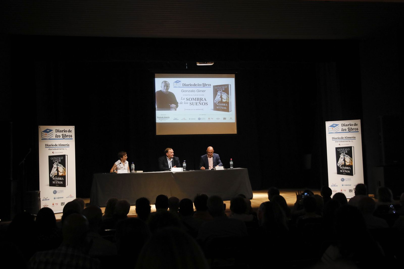 Imágenes del libro "La sombra de los sueños" de Gonzalo Giner