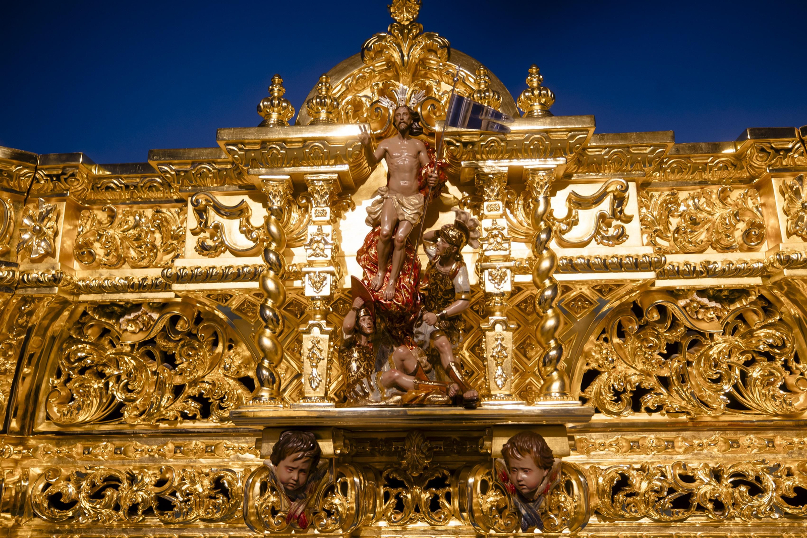 Imágenes de la exposición "Estrenos Semana Santa 2024" en la sede de la Fundación Cajasol