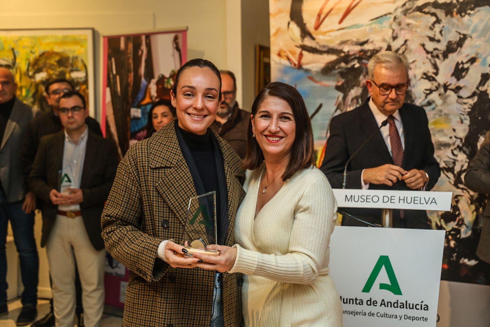 Fotografías de la exposición de ámbito taurino 'Miradas, trazos y estilo'. En el Museo de Huelva