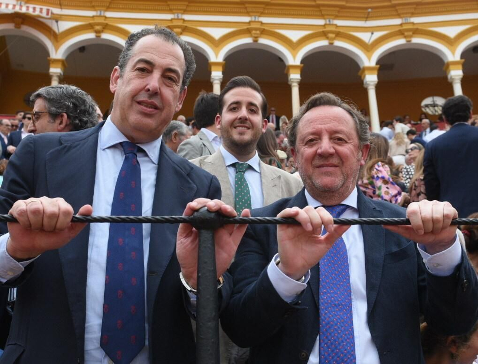 Carlos Córdoba, padre e hijo, y Javier García
