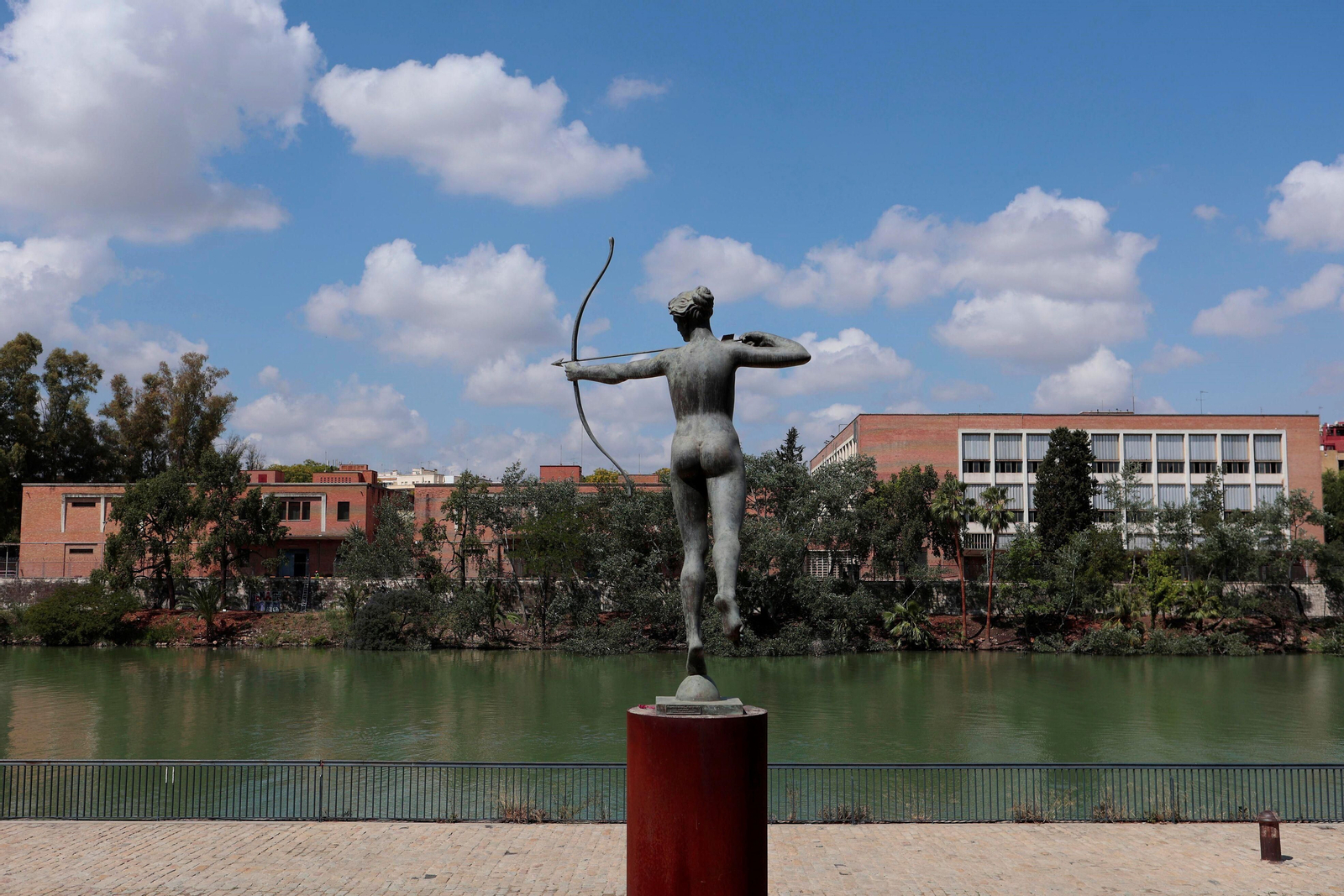 Zona del río donde se iba a instalar la nueva pasarela.