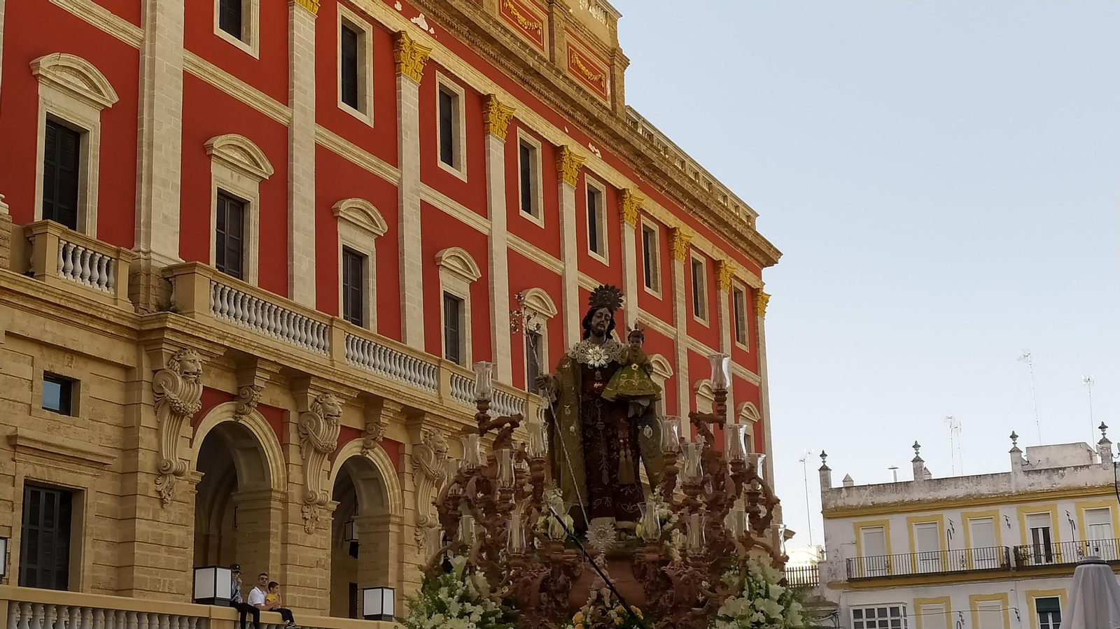 La imagen del Patrón San José, durante la salida procesional del año pasado en San Fernando.