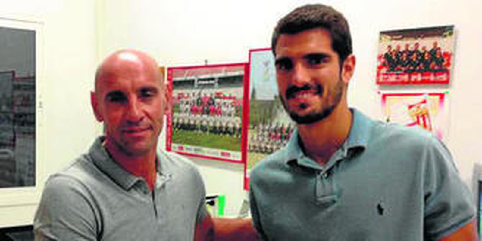 Aspecto que presentaba ayer el césped del campo principal de la Ciudad Deportiva.