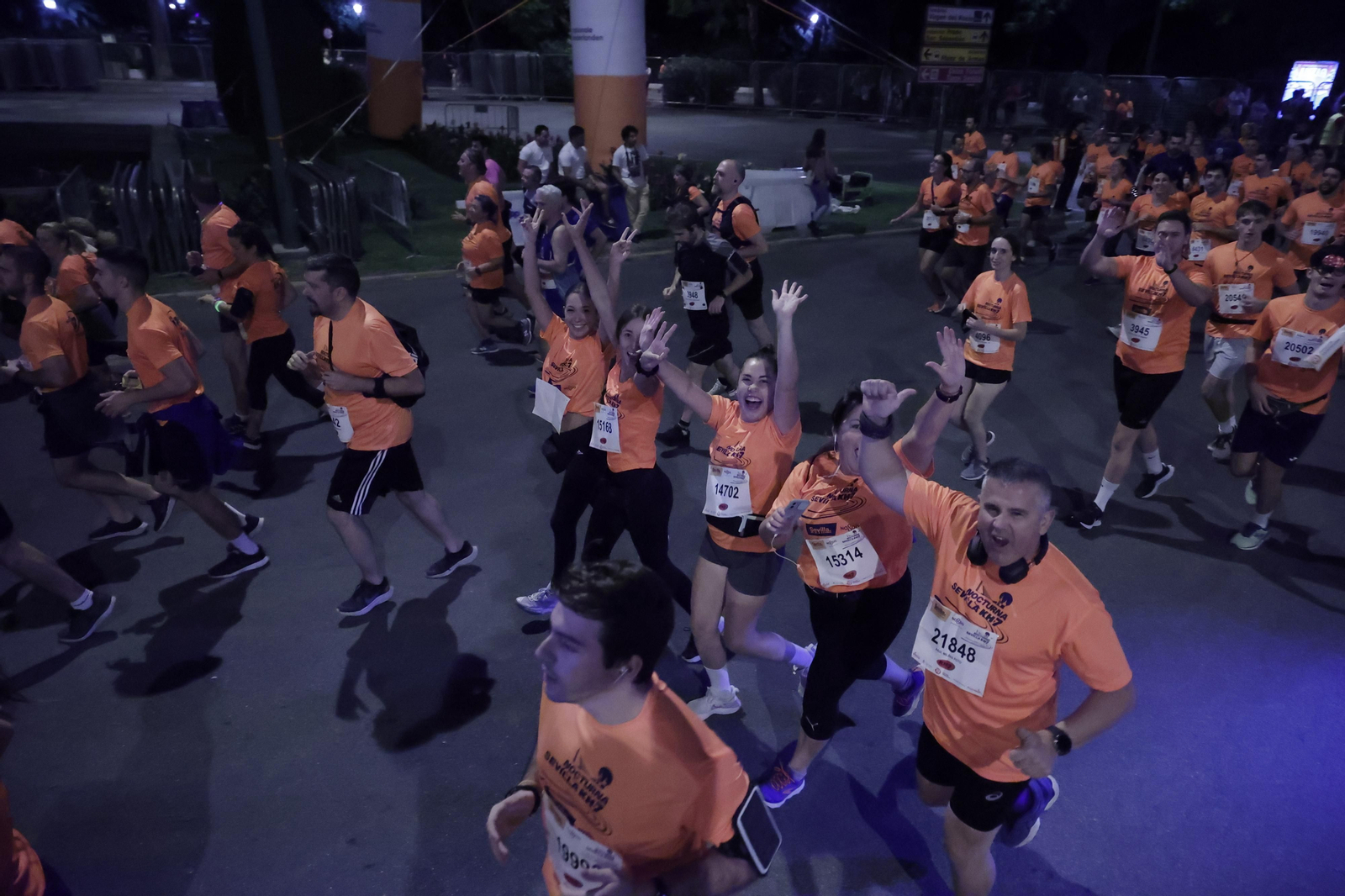 Búscate en la Carrera Nocturna de Sevilla (4)