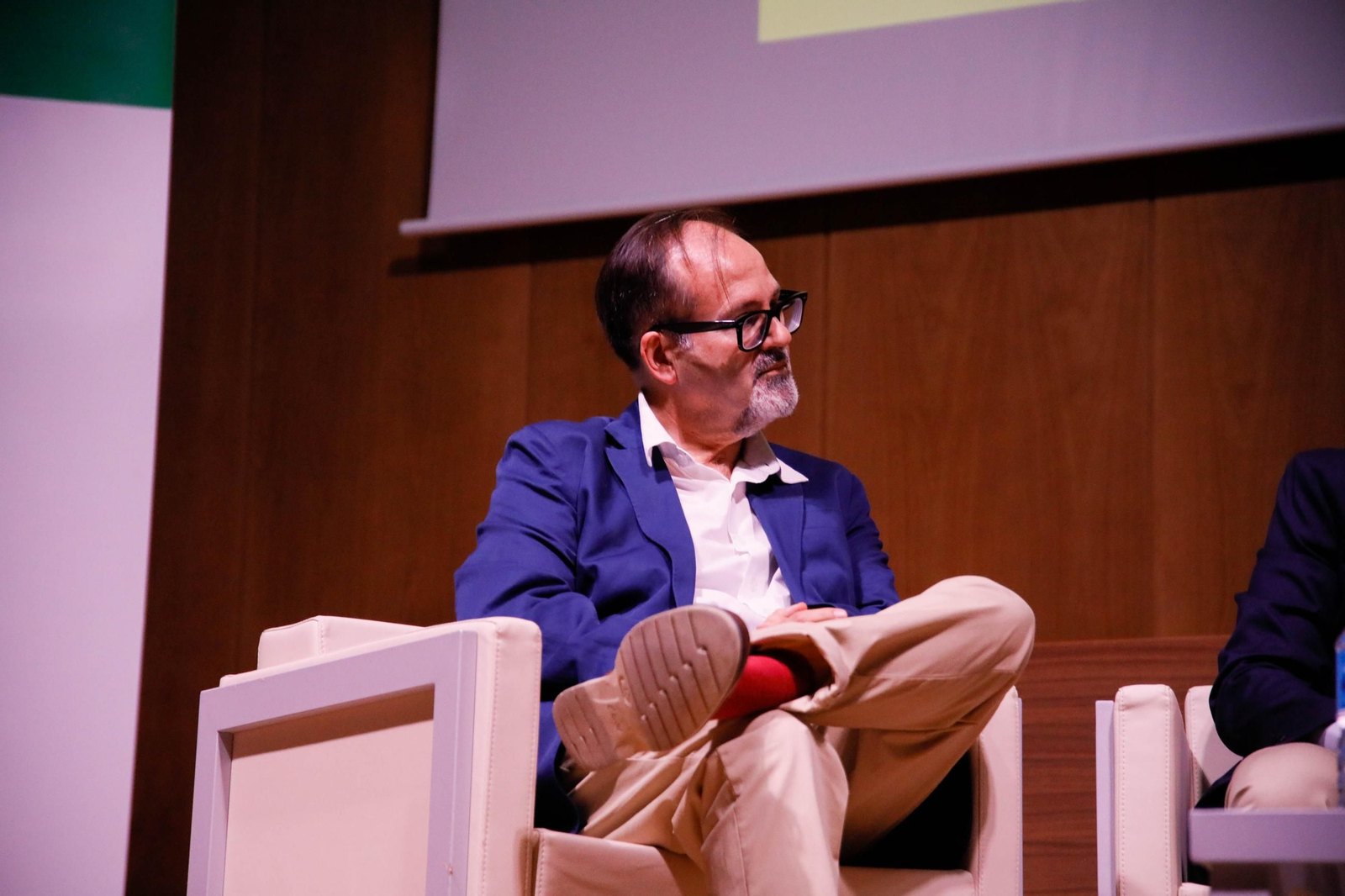 Imágenes de la presentación del documental "Almagrera, un sueño minero" en la biblioteca Villaespesa de Almería