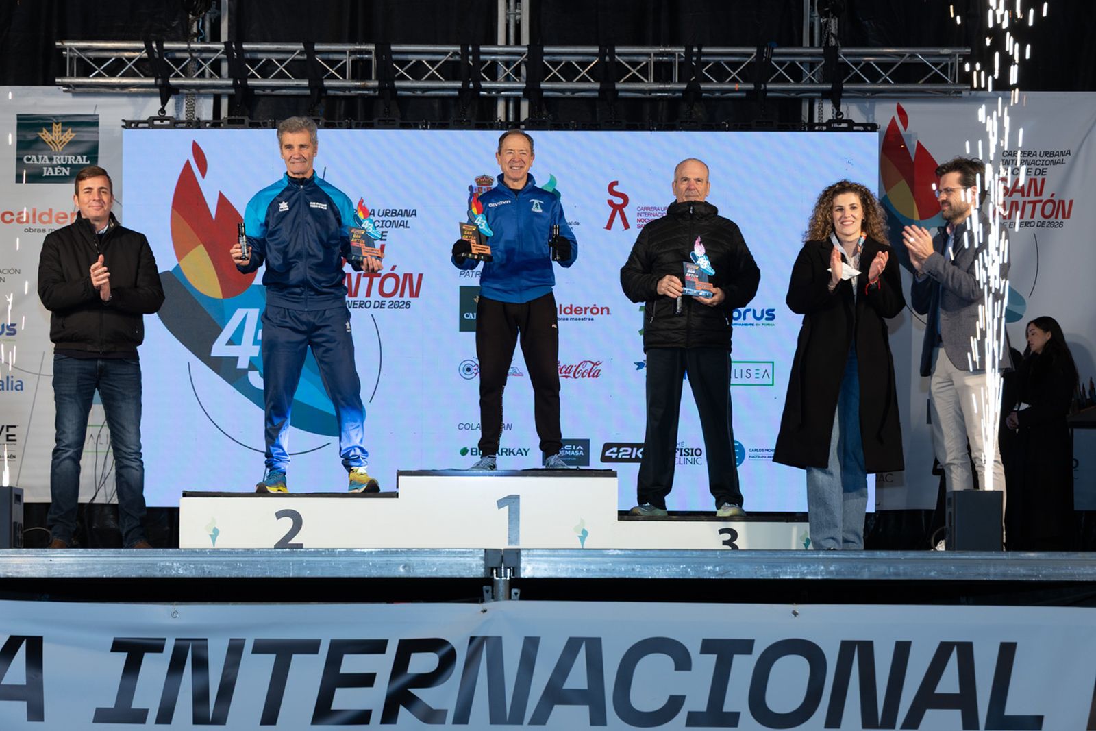 En imágenes: entrega de trofeos de todas las categorías de la Carrera de San Antón 2026