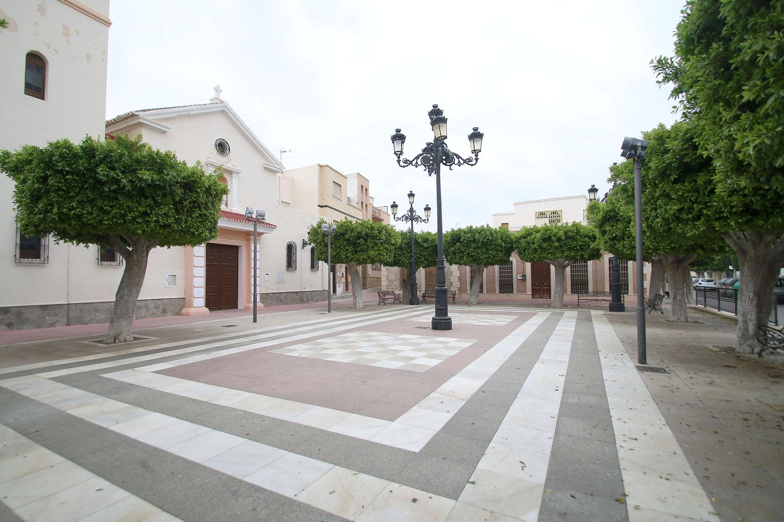 Las imágenes de la capital y los pueblos, paralizados para frenar el coronavirus