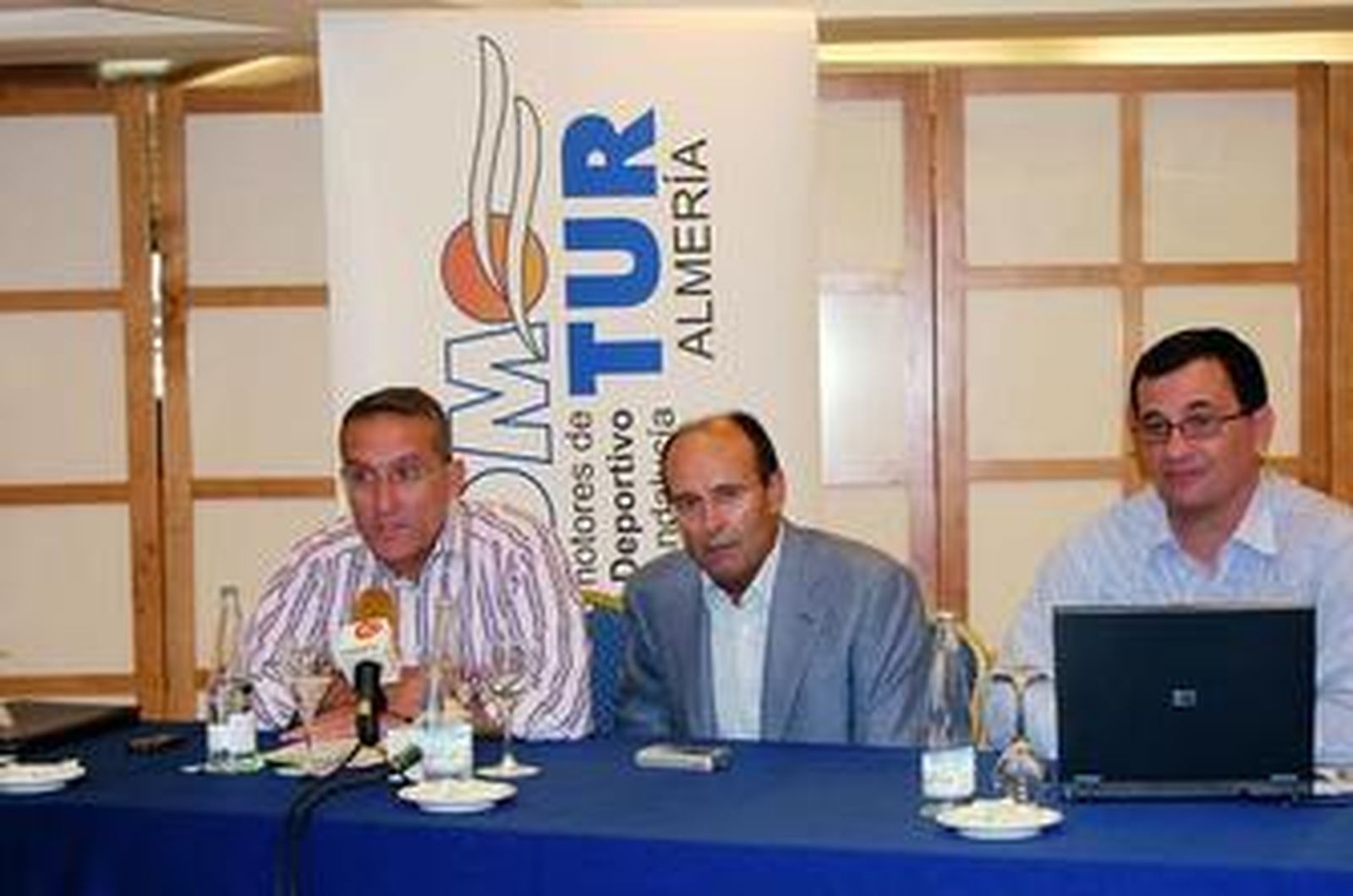 Miembros de la directiva de Promotur Almería, Miguel López, José Carrión (presidente) y Luis Carlos Berino