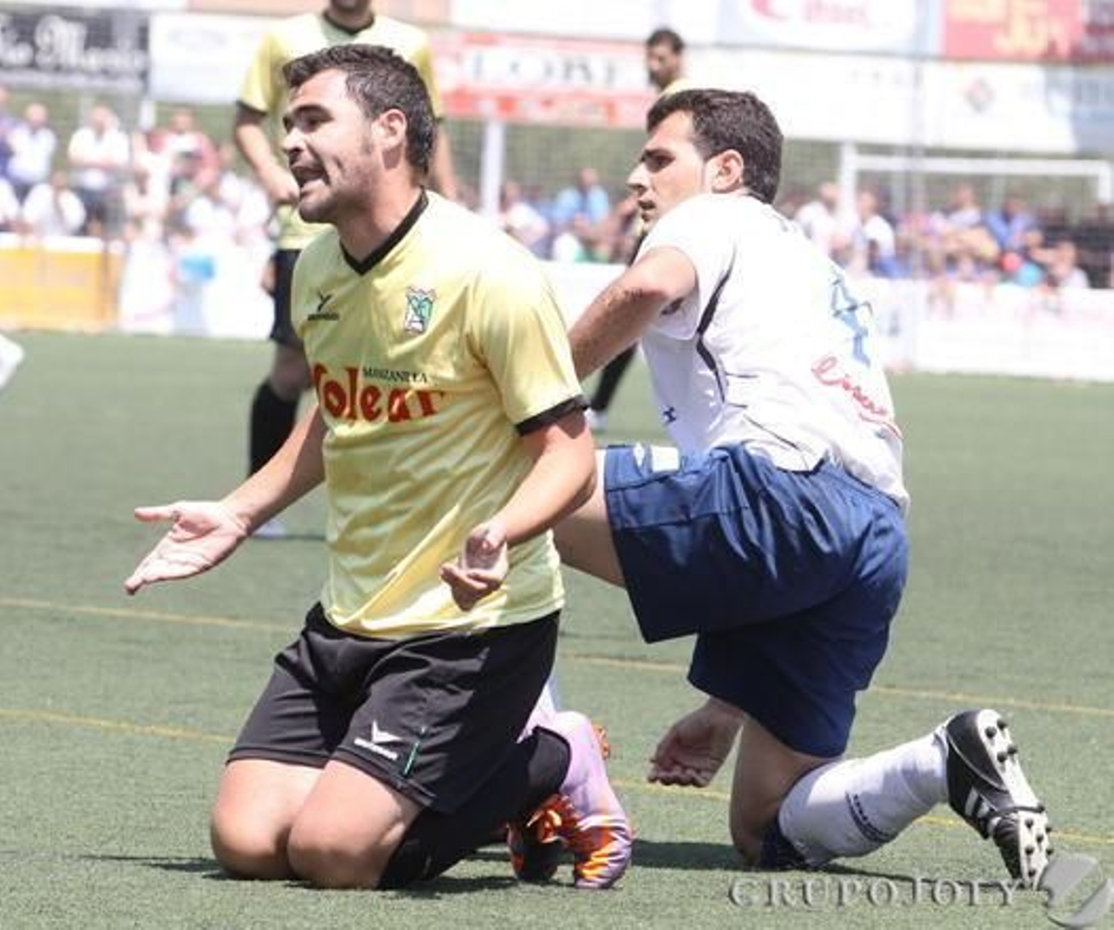 El ascenso tendrá que esperar para el Atlético Sanluqueño, que cayó por 2-0 ante el Prat.

Foto: LOF