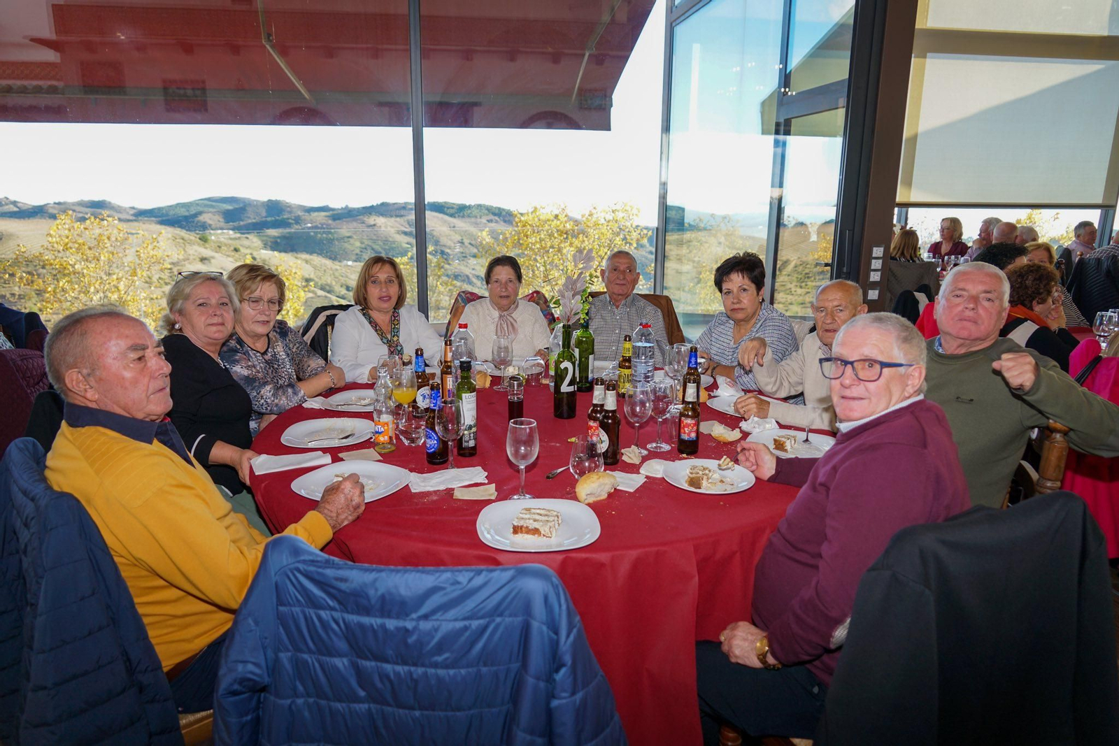 300 mayores de Vícar celebran las fiestas por todo lo alto en la Bodega Cuatro Vientos de Murta