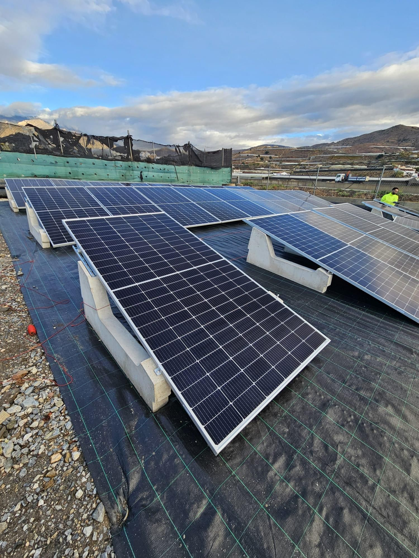 Placas instaladas en la EDAR de Castell de Ferro
