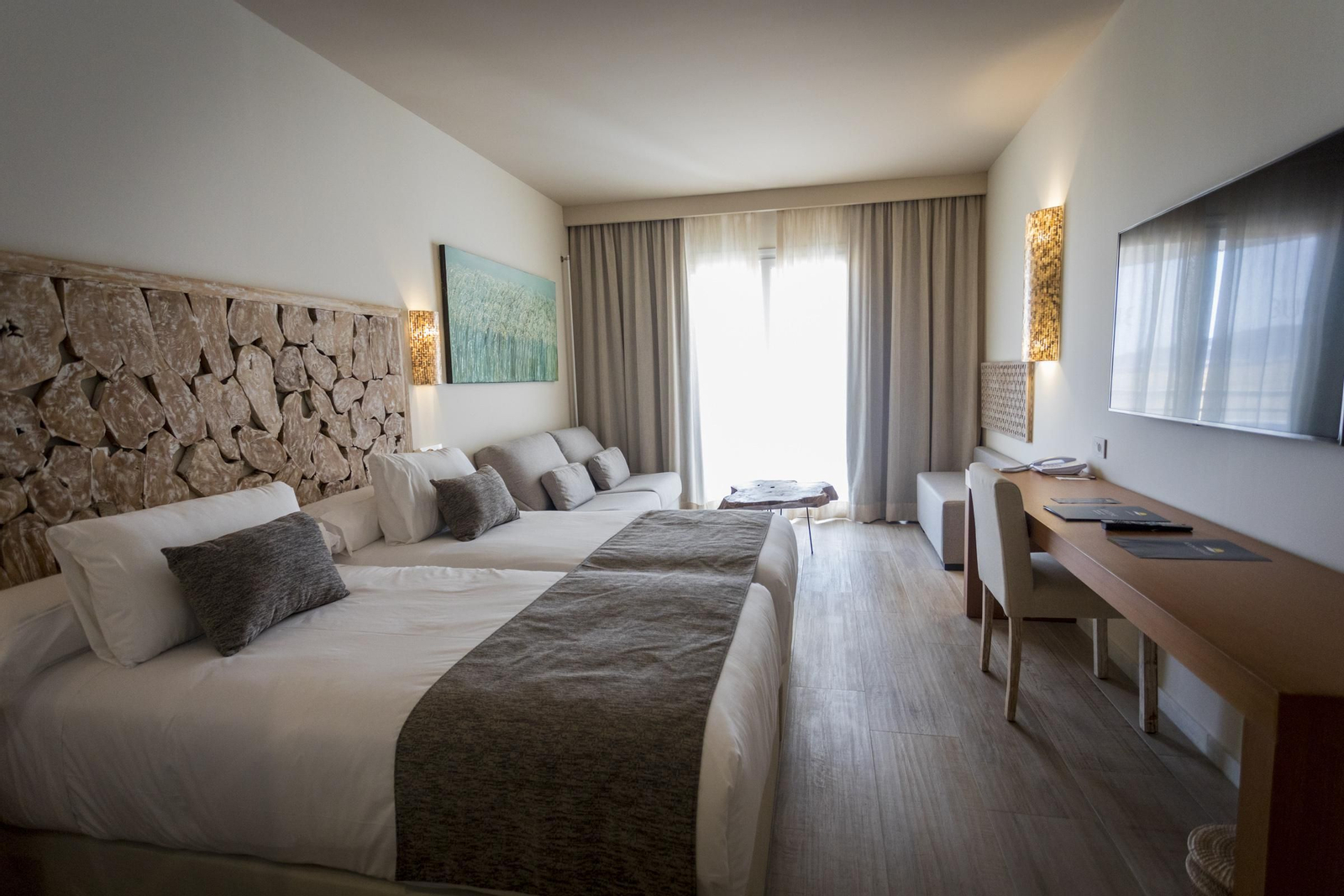 El hotel Zahara Beach & Spa, en imágenes