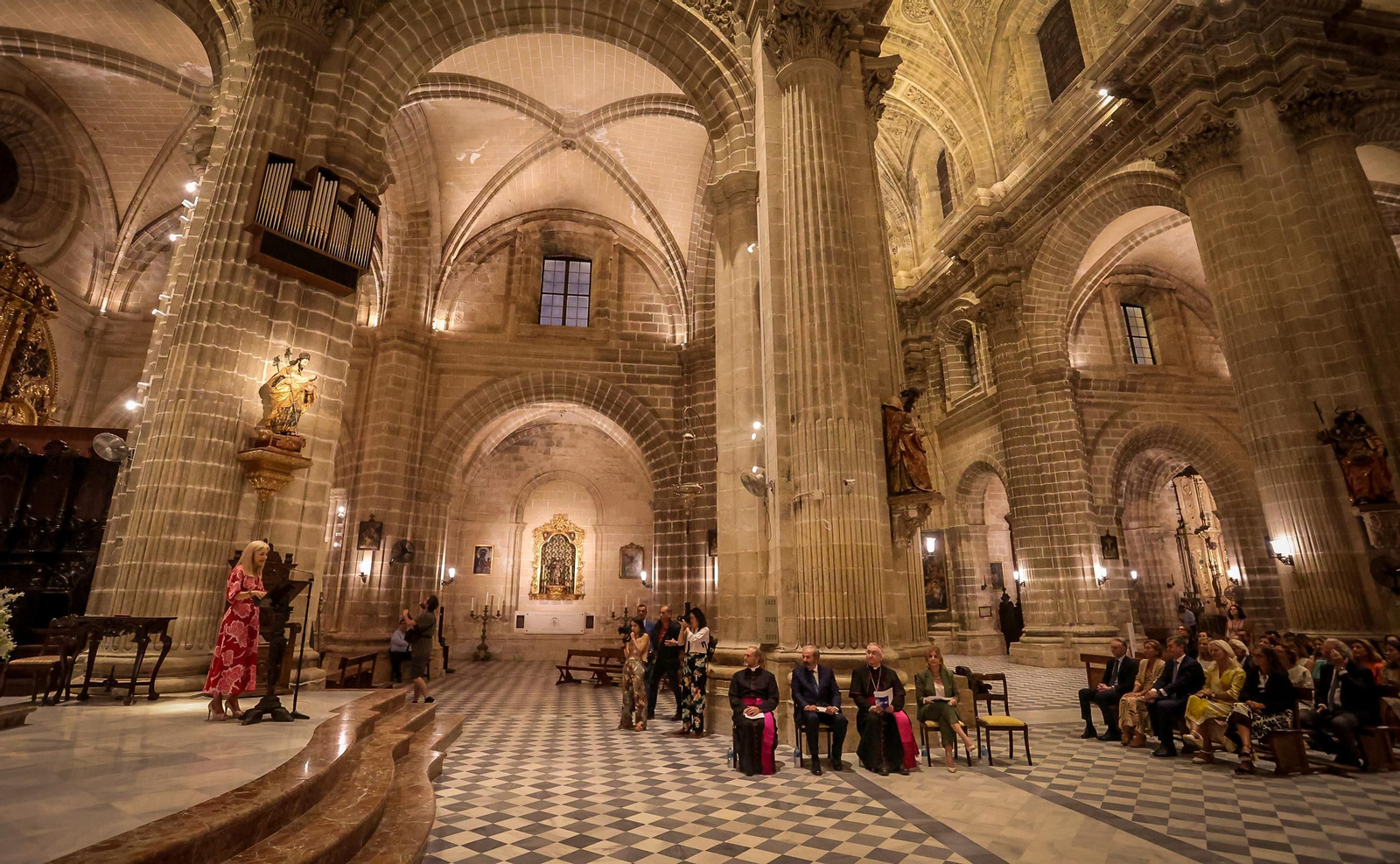 Imágenes de la nueva iluminación de la Catedral de Jerez