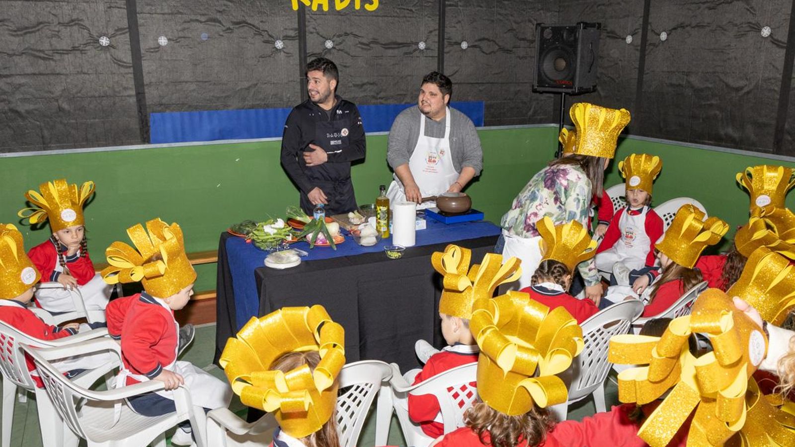 'Pequeños Chefs' la actividad que los chefs estrella Michelin realizan con el alumnado del Colegio Santa María de Los Apóstoles