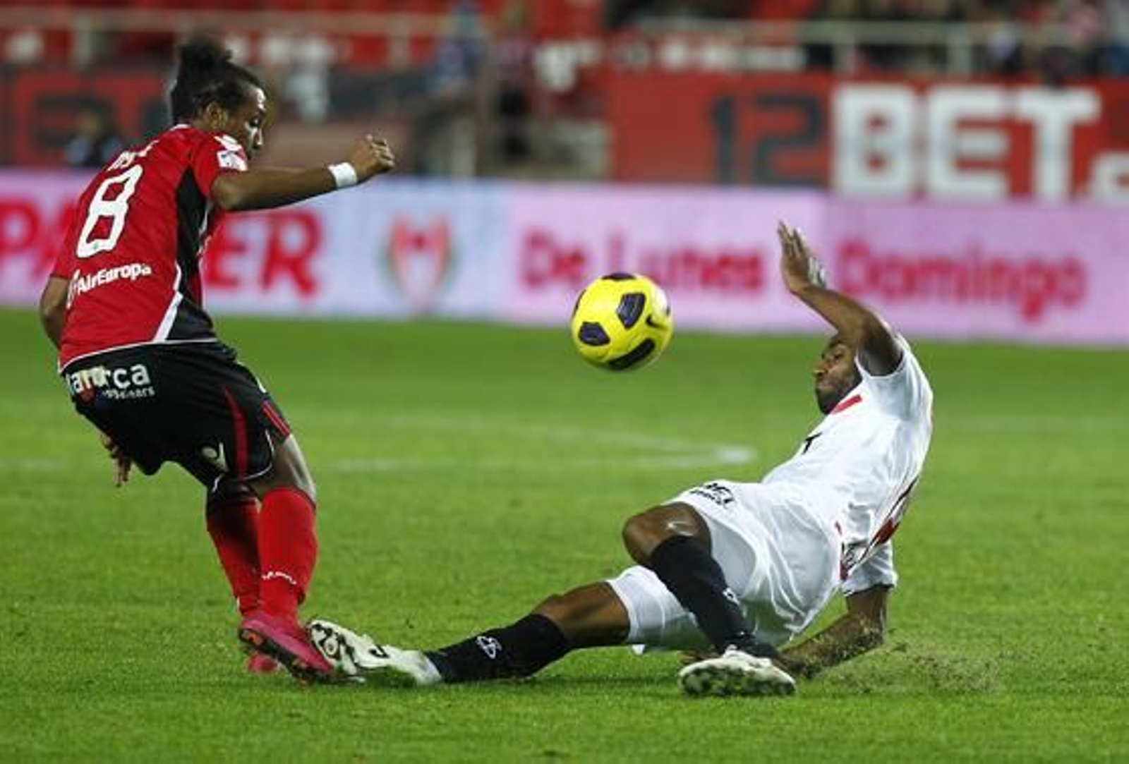Los de Manzano caen en casa tras un gol del Webo en el minuto 90.

Foto: Antonio Pizarro