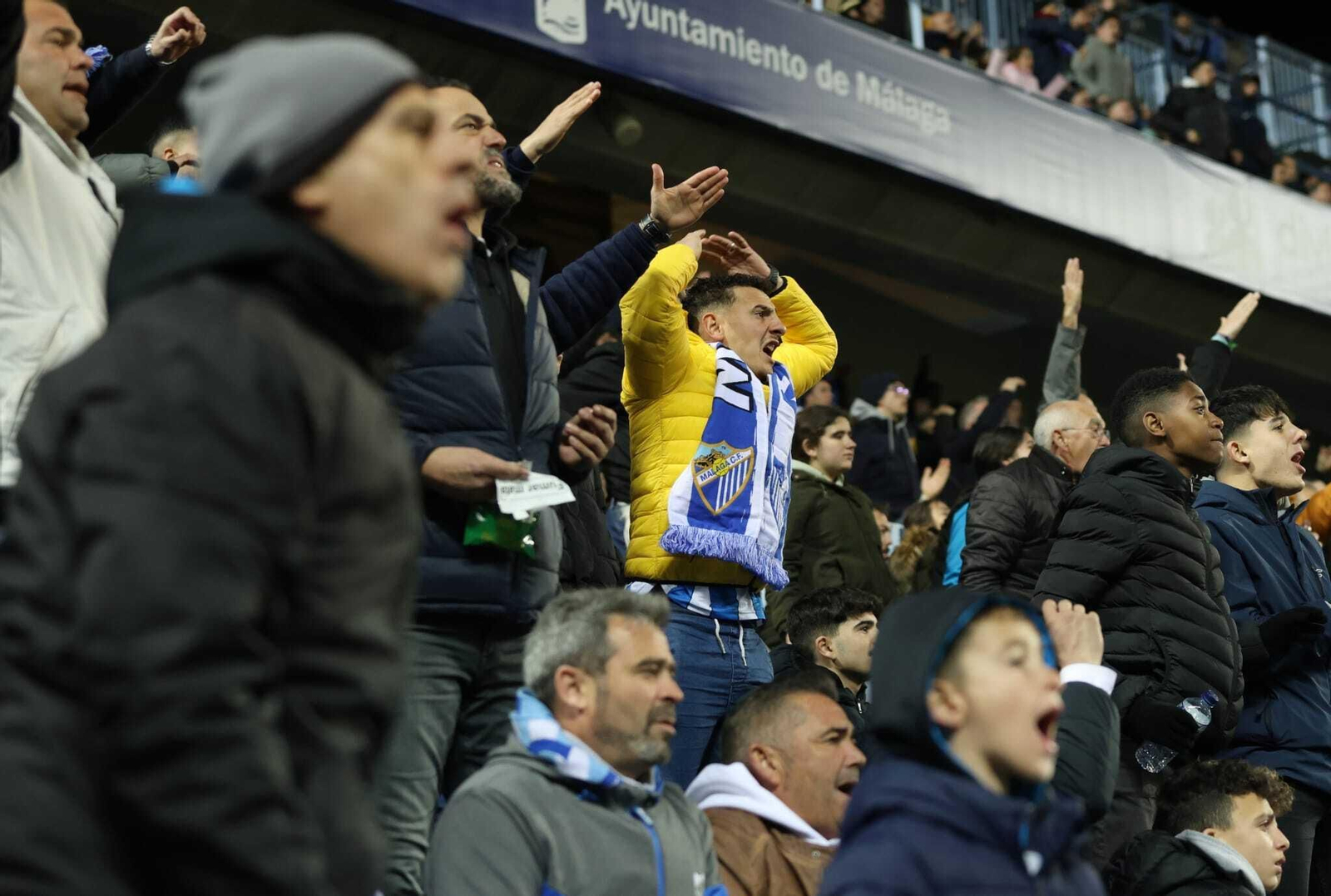 La indignación de la afición del Málaga CF, en imágenes