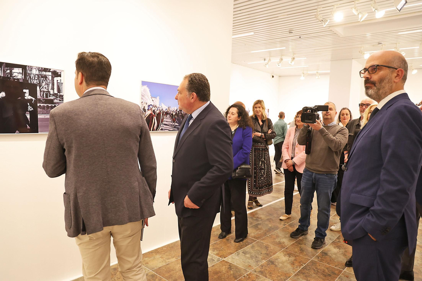 Inauguración de la Exposición de fotografías Huelva, provincia cofrade de Huelva Información en la Diputación de Huelva