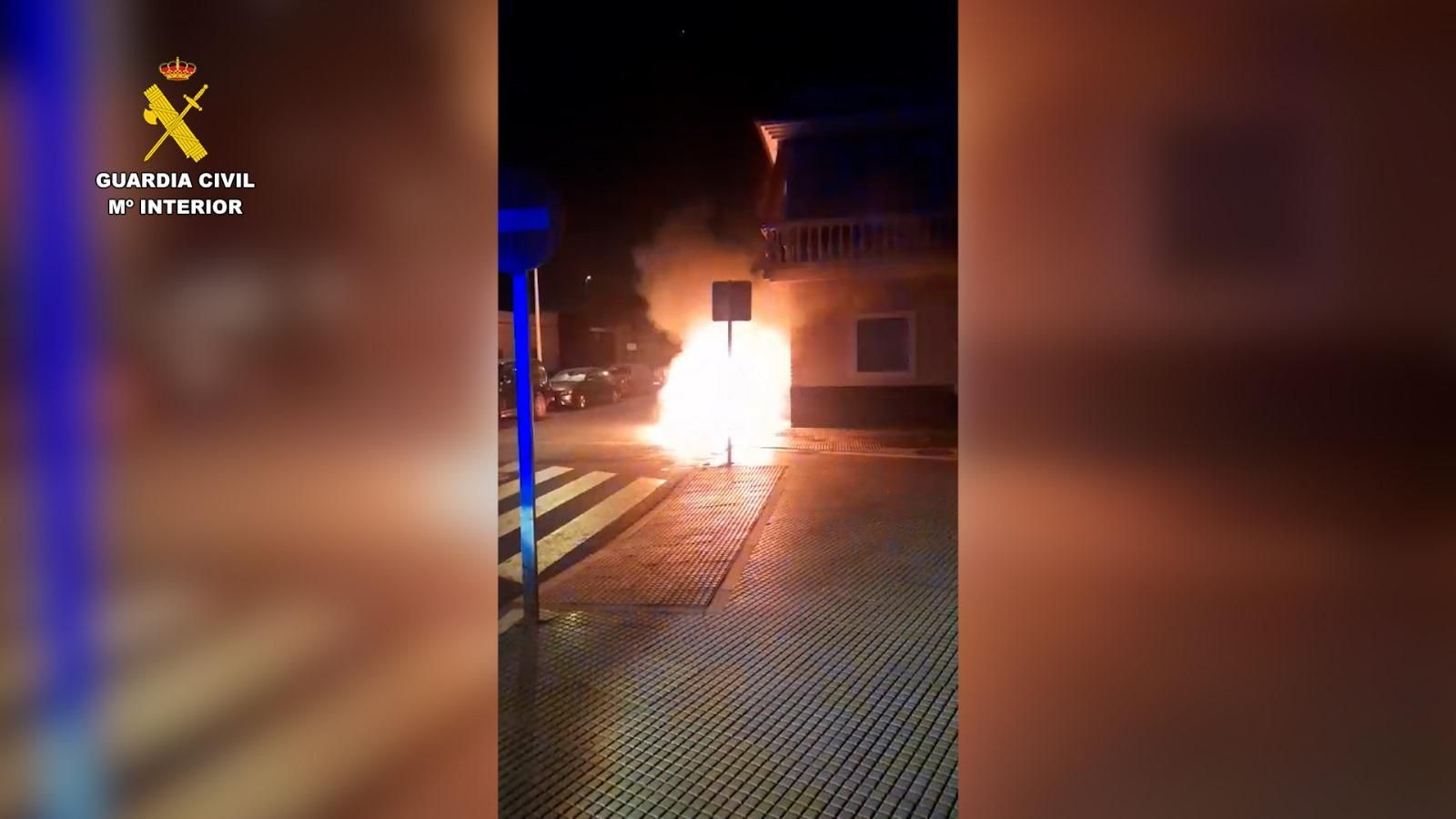 Arde un coche en Punta Umbría.