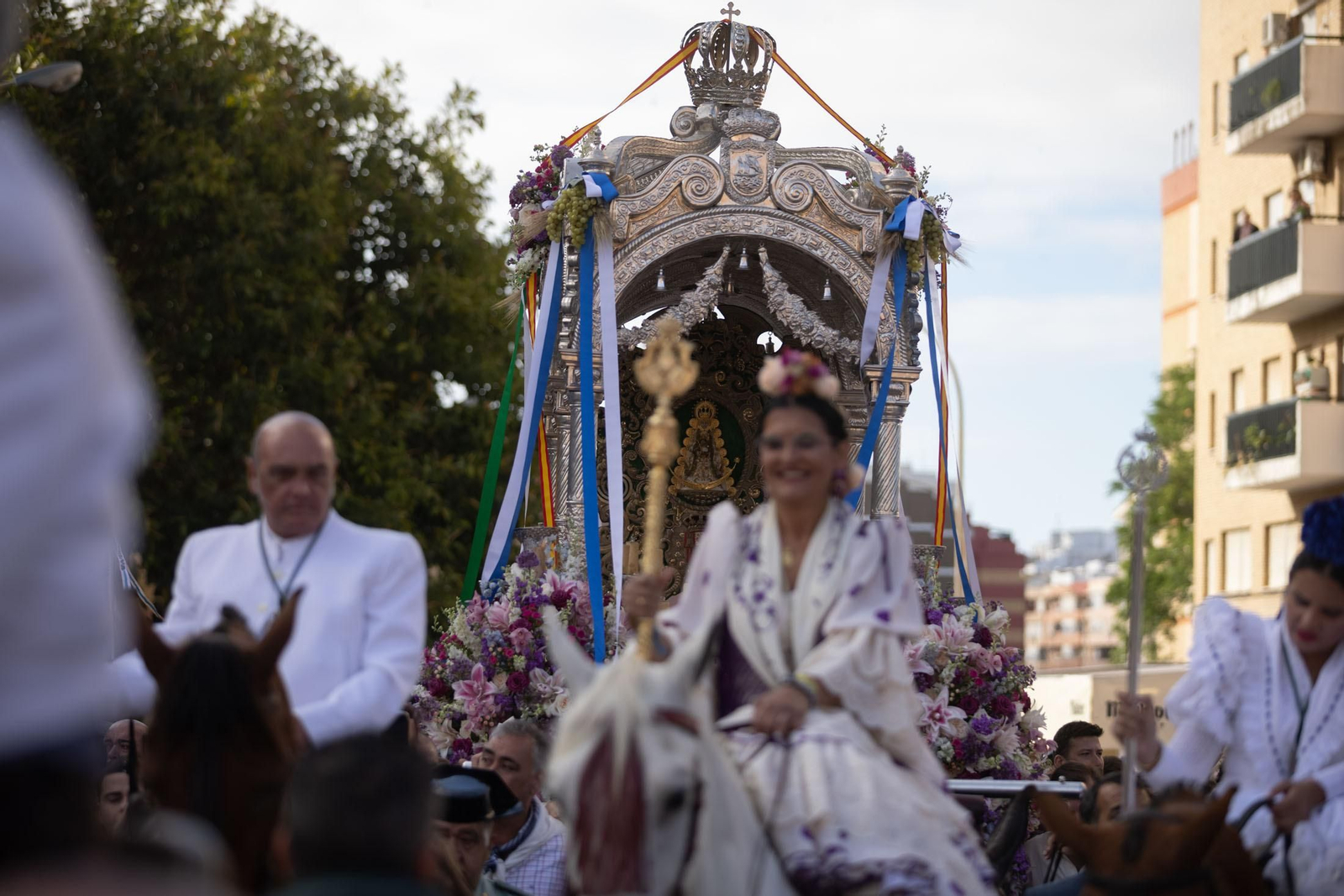 Las mejores imágenes de la salida de la Hermandad del Rocío de Huelva