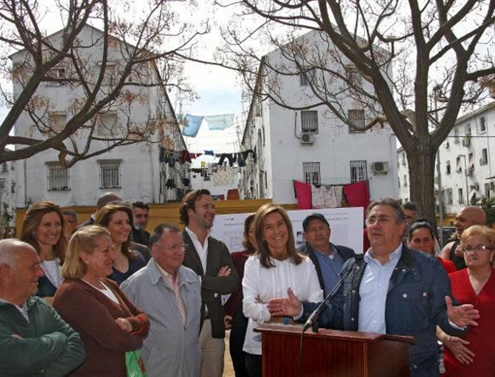 Zoido realojará en VPO de la Avenida de Andalucía a vecinos de Los Pajaritos