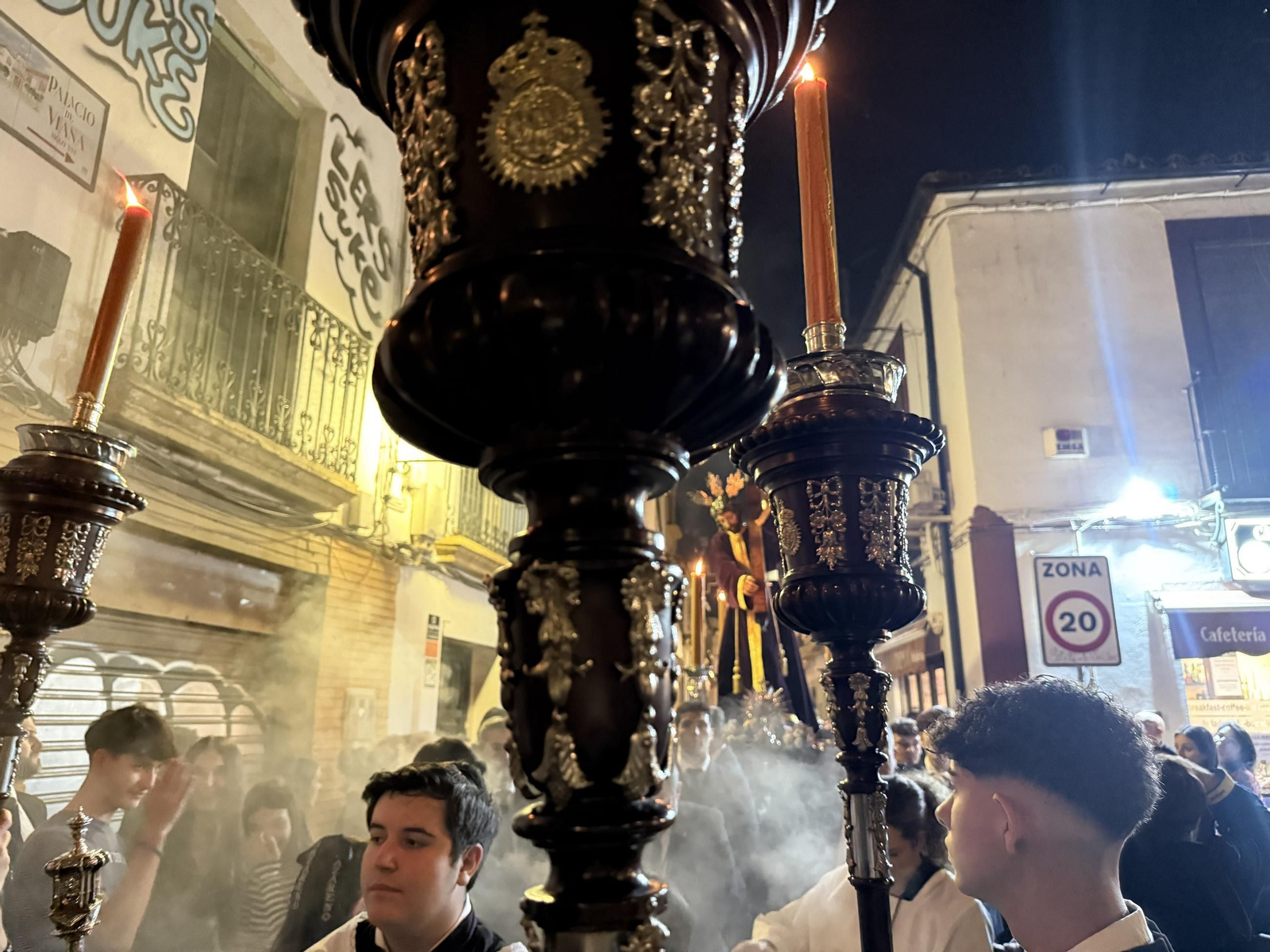 Las mejores fotos de un Viernes de Dolores de vía crucis como prólogo de la Semana Santa de Córdoba
