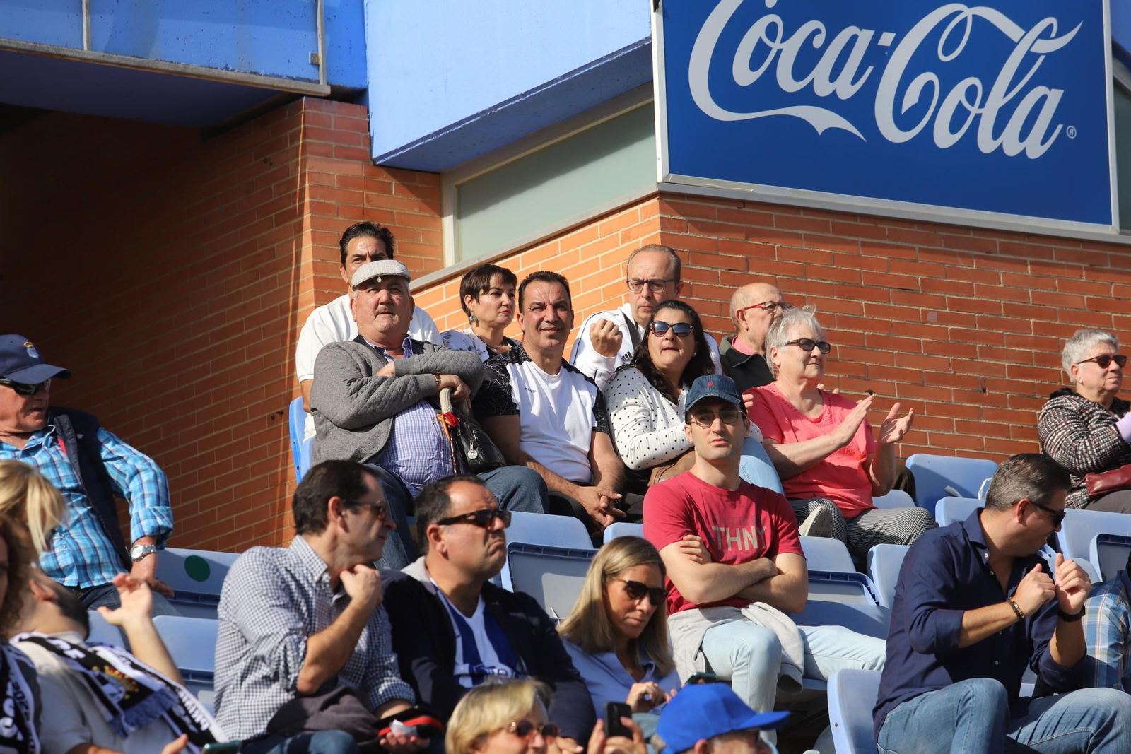 Imágenes del gran ambiente en el Nuevo Colombino para ver el  Recre-Burgos