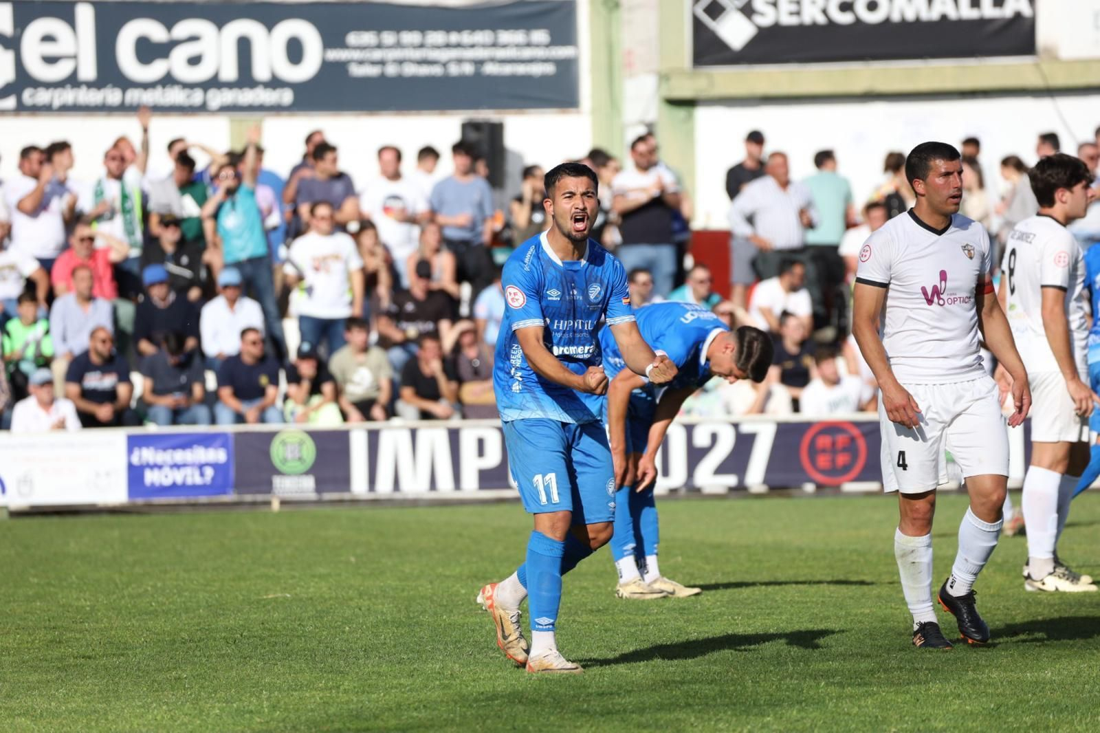 Ilias Charid celebra su gol al Pozoblanco, que dio el triunfo a su equipo.