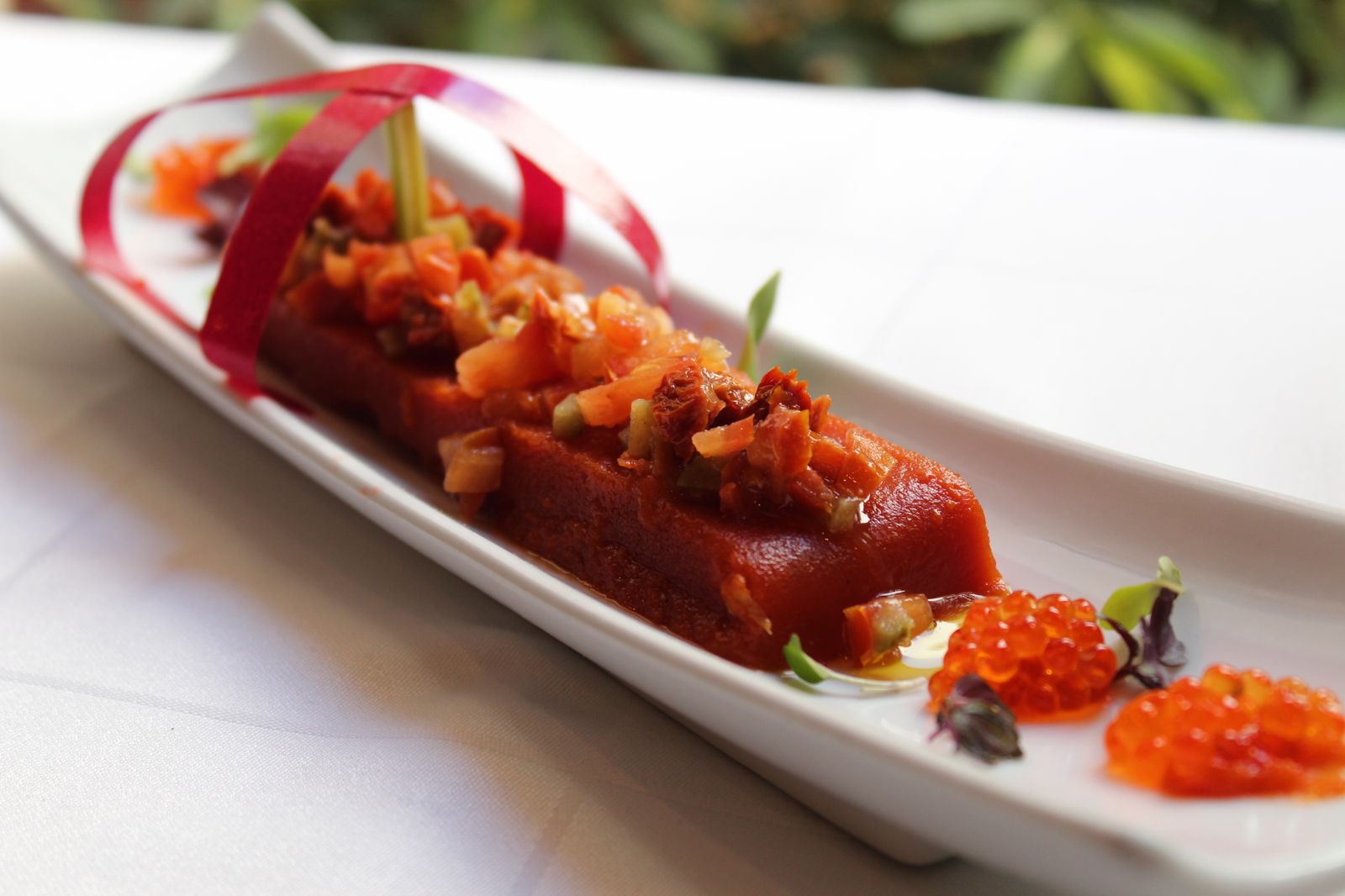 'Sinfonía de Tomate de Los Palacios' es la tapa con la que compite Manolo Mayo en la final del Concurso Nacional de Pinchos de Valladolid.