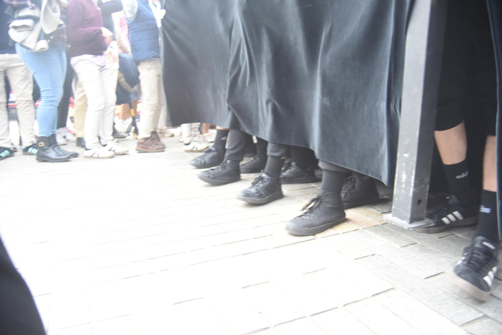 La procesión del Nazareno en este Jueves Santo de Córdoba, en imágenes