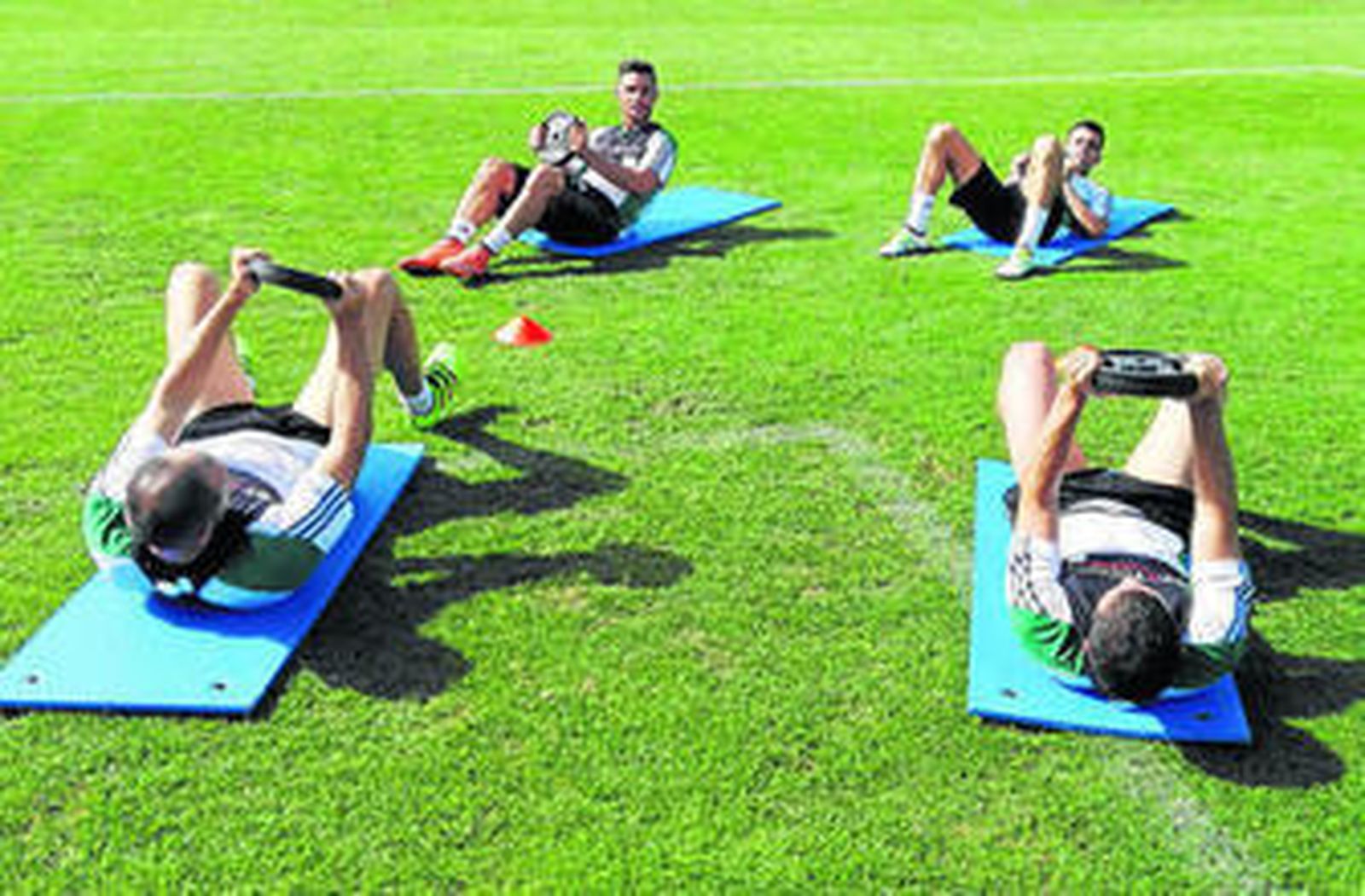 Poyet, uno más en el intenso trabajo físico matinal