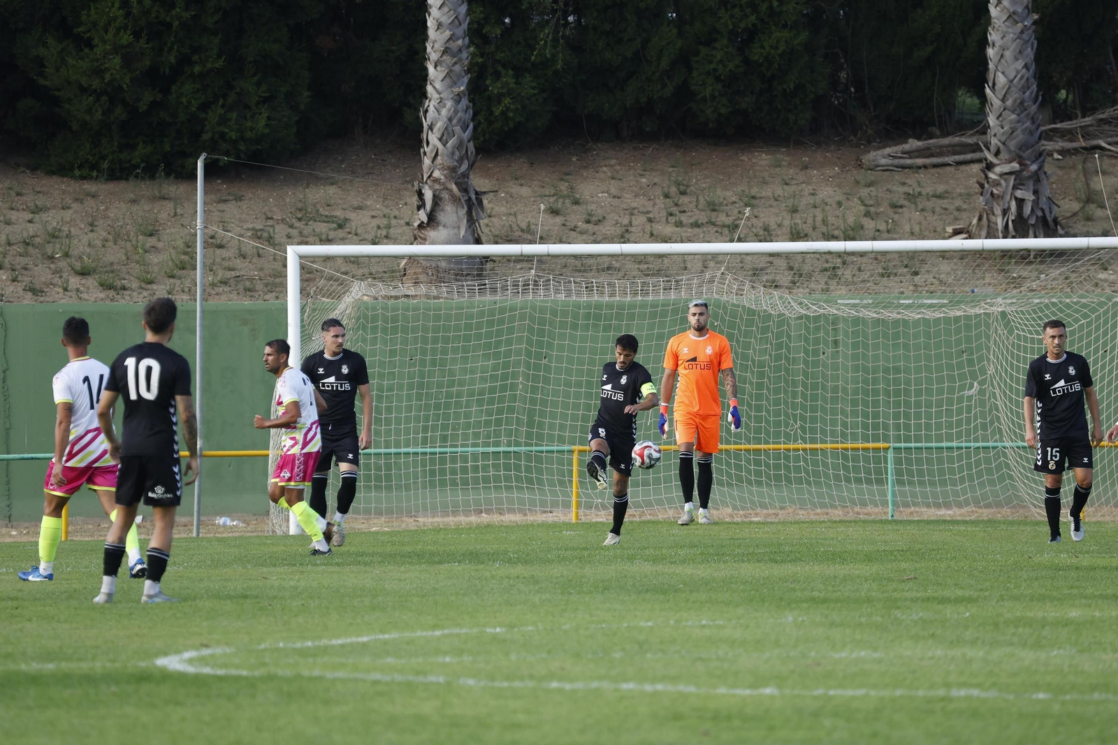 "Las fotos del partido de entrenamiento de la Balona con el Mons Calpe de Gibraltar"