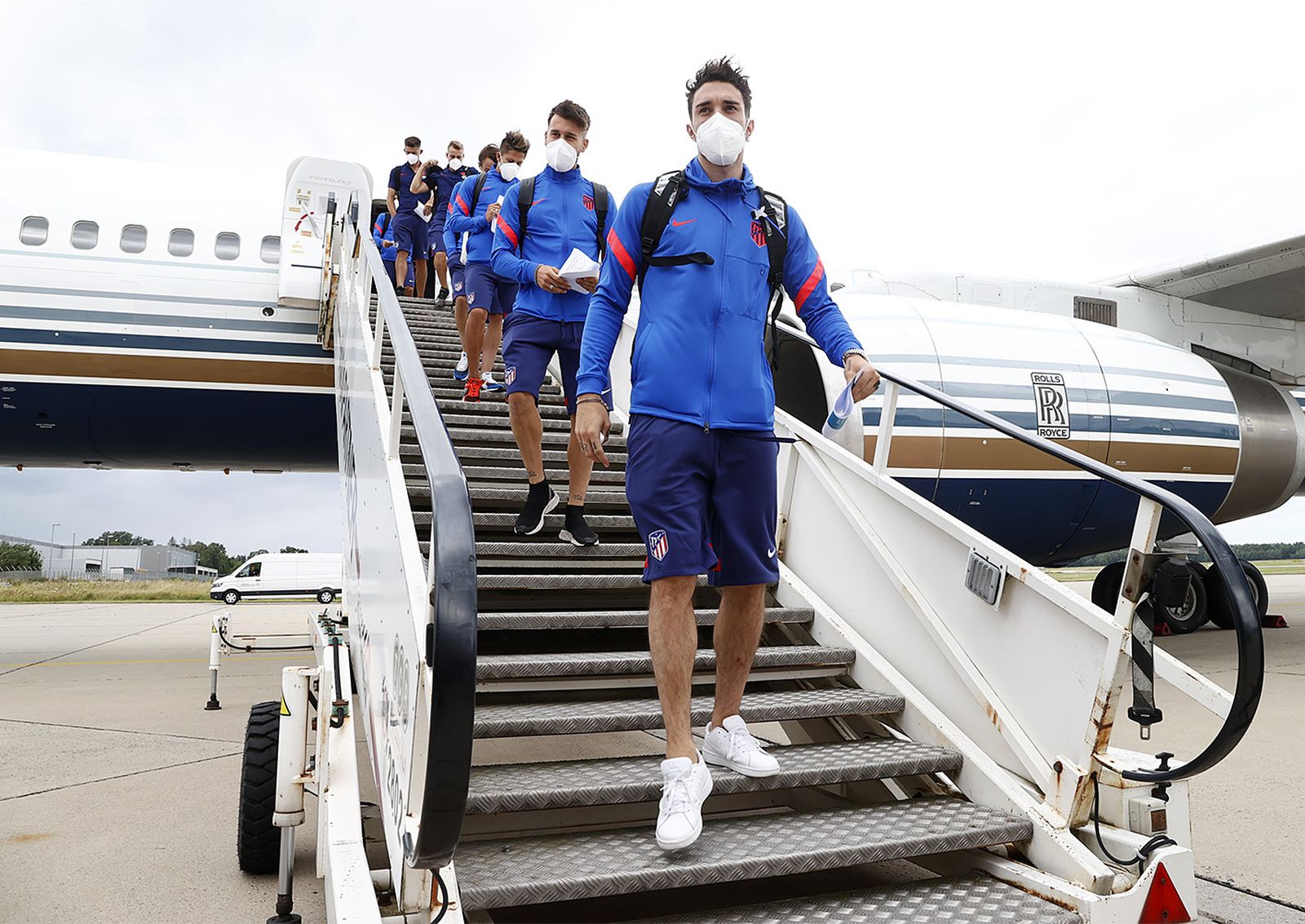 La expedición colchonera estará este miércoles en la capital gaditana.